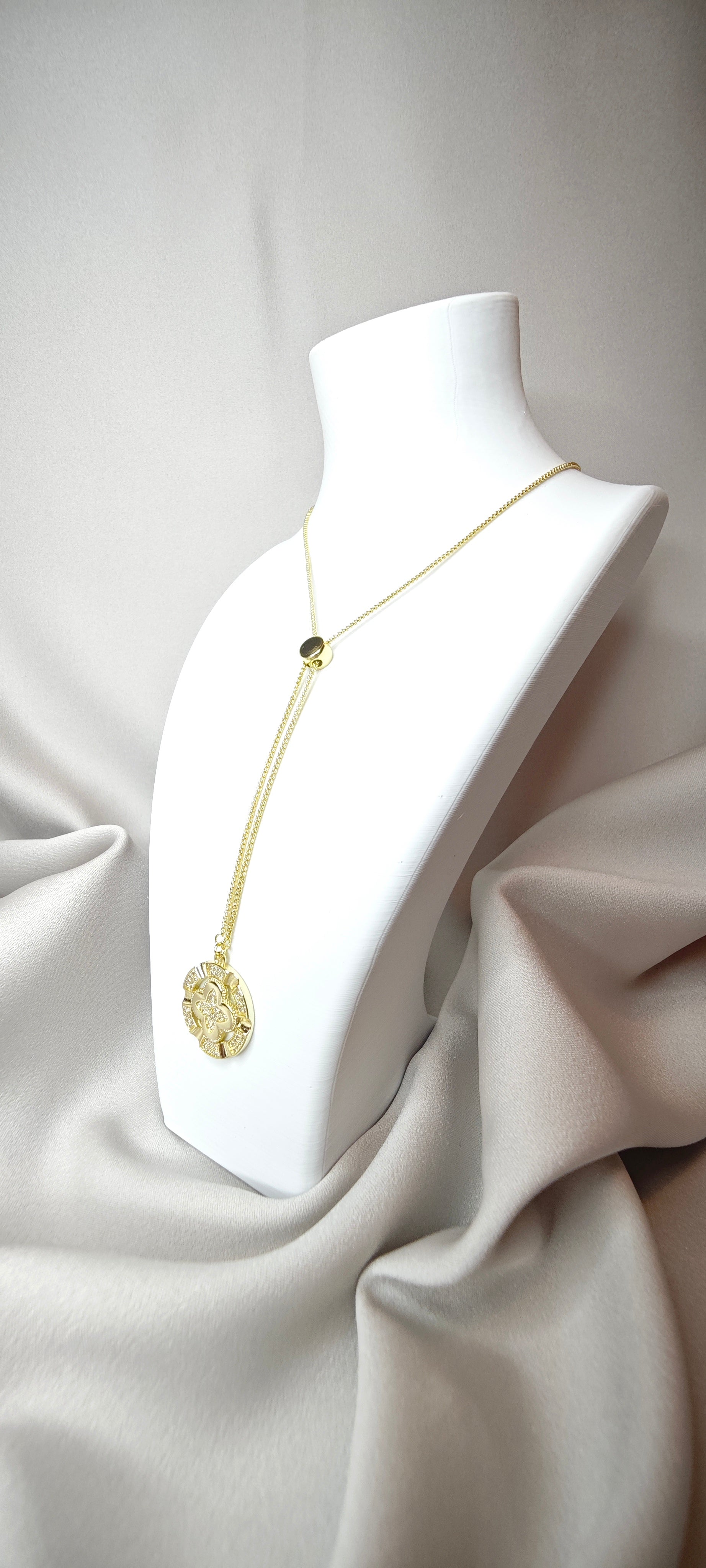 VELUARE ROYAL 14K Taşlı Yonca Madalyon Sallantılı Y Kolye