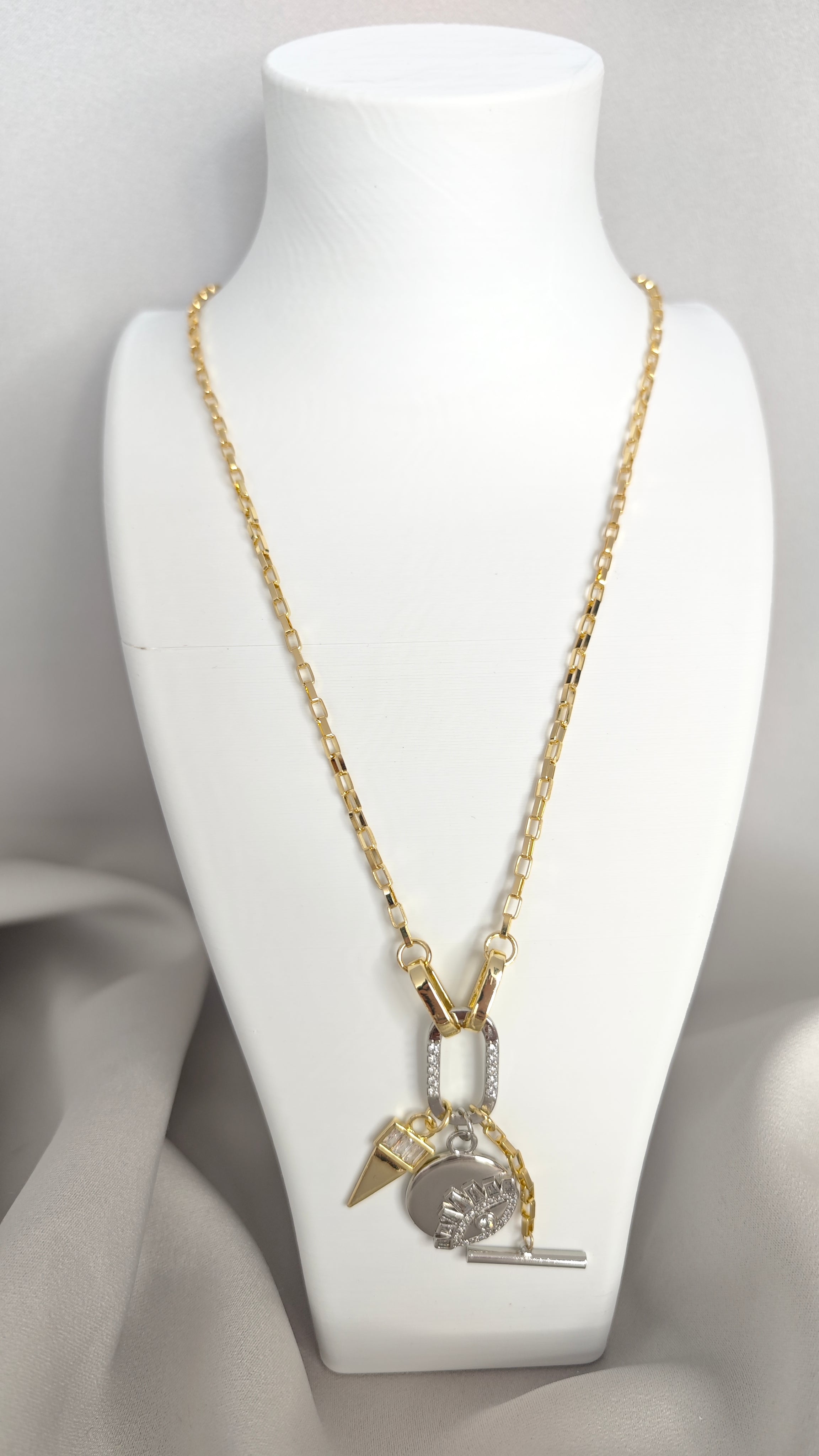 VELUARE EVERYDAY 14K Gold Renk Çoklu Tılsım Madalyonlu Kilit Kolye