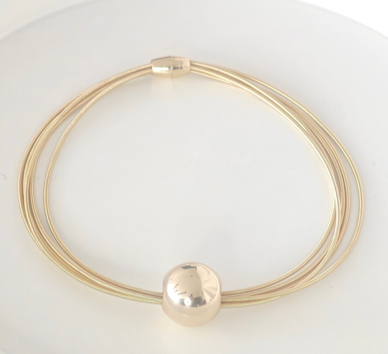 VELUARE EVERYDAY 14K Gold Renk Üç Sıralı Top Madalyonlu Misina Zincir Kolye