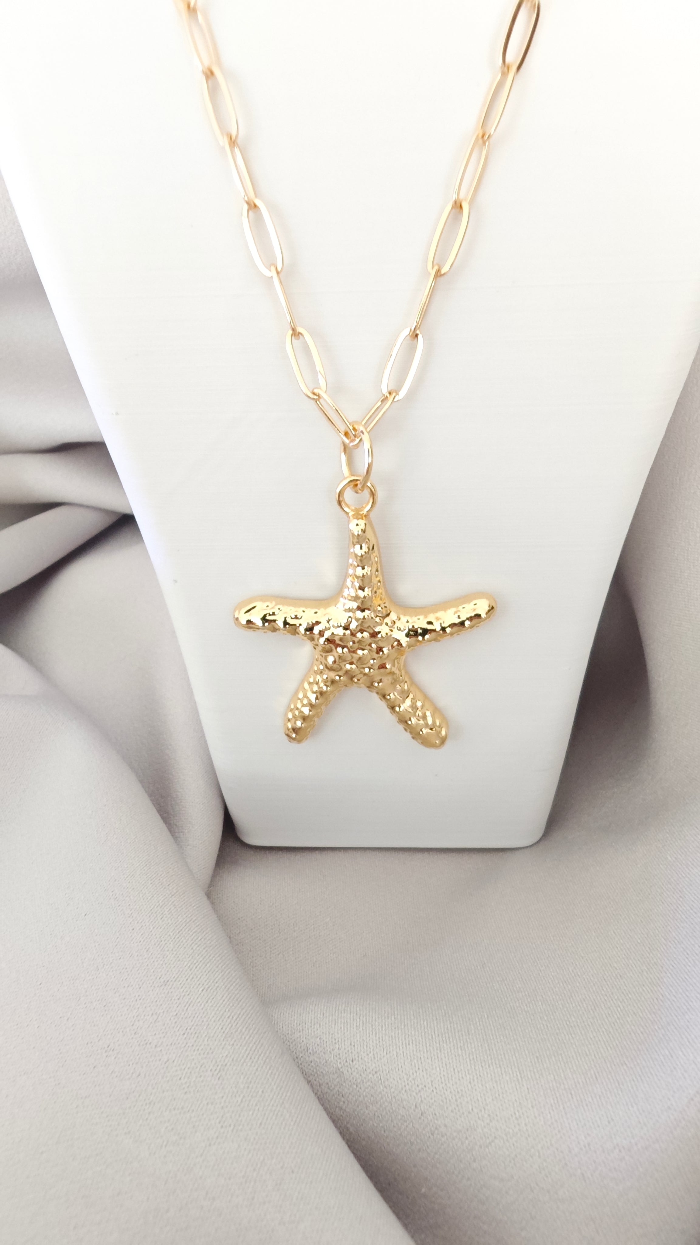 Veluare El Yapımı 14K Gold İncili ve Zincirli Üçlü Deniz Yıldızı Kolye