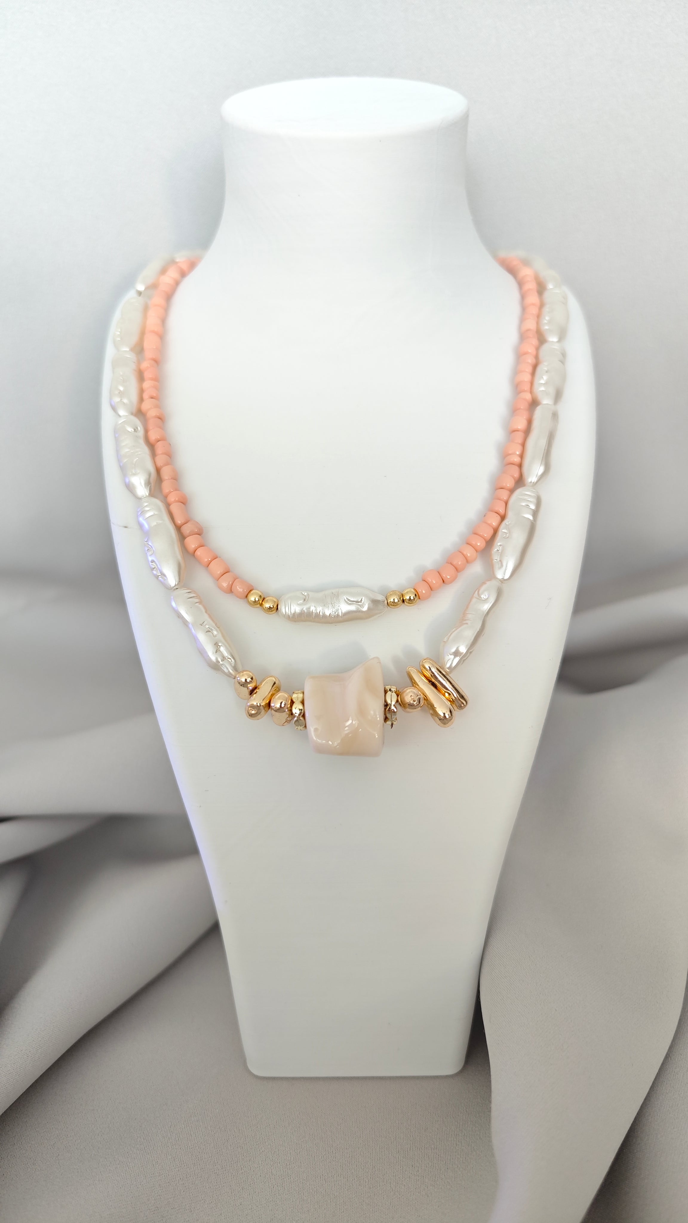 Veluare El Yapımı 14K Gold Soft Somon Boncuklu ve İncili İkili Kolye
