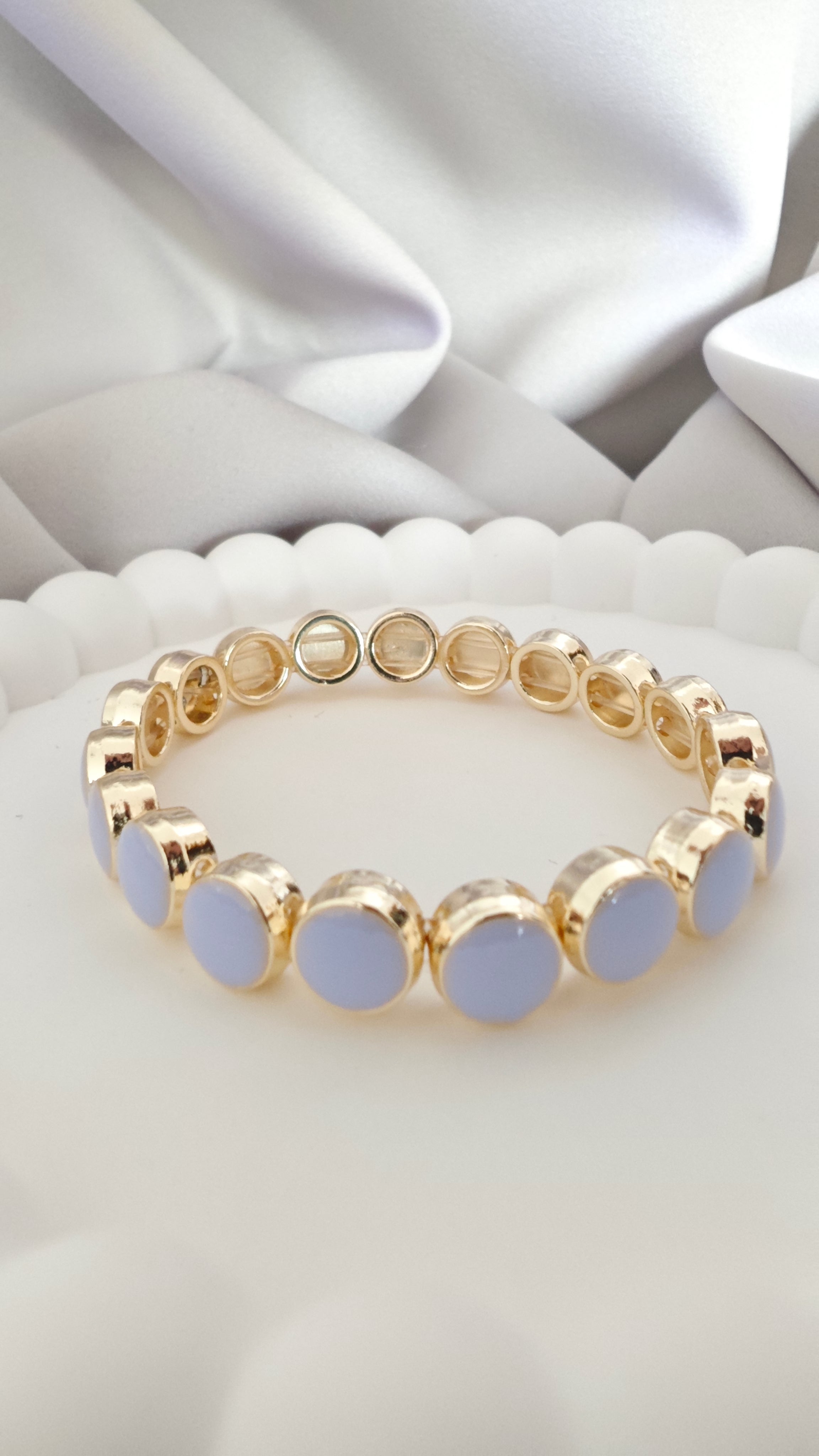 Veluare El Yapımı 14K Gold Açık Mavi Mineli Yuvarlak Lastikli Bileklik