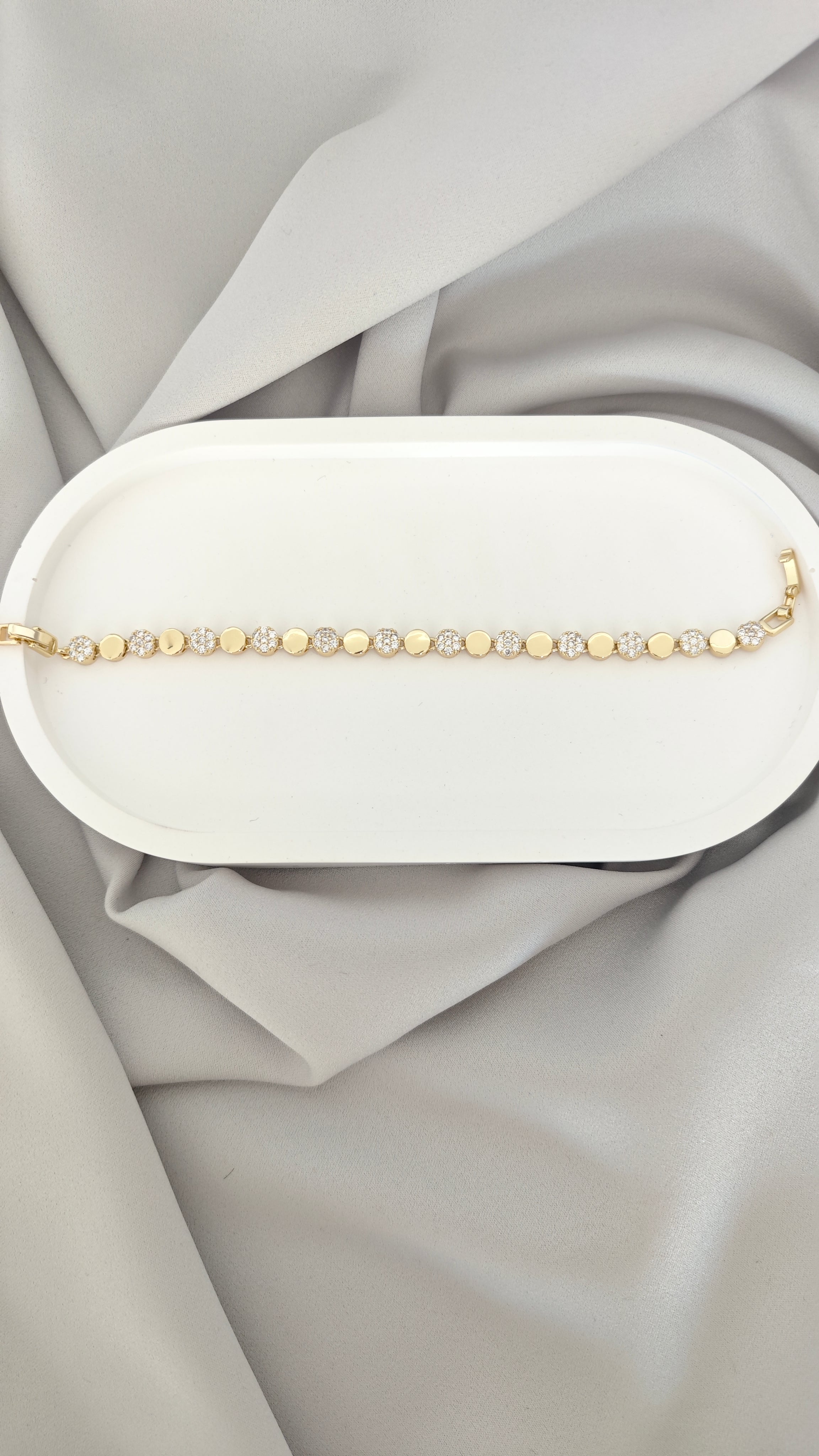 VELUARE Privé 14K Gold Renk Sıralı Pul Taşlı Tenis Bileklik