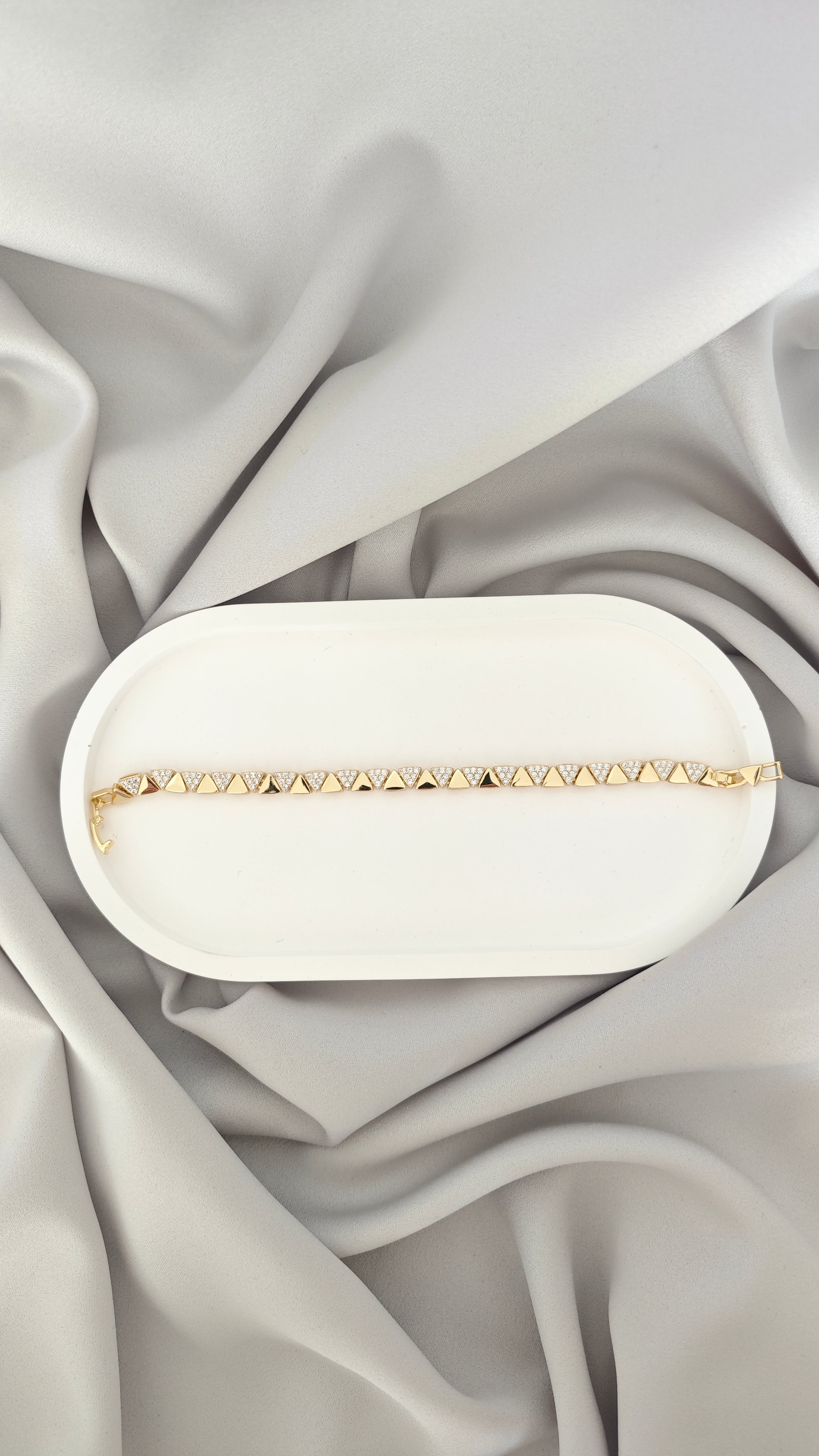 VELUARE Privé 14K Gold Renk Sıralı Üçgen Model Taşlı İtalyan Bileklik