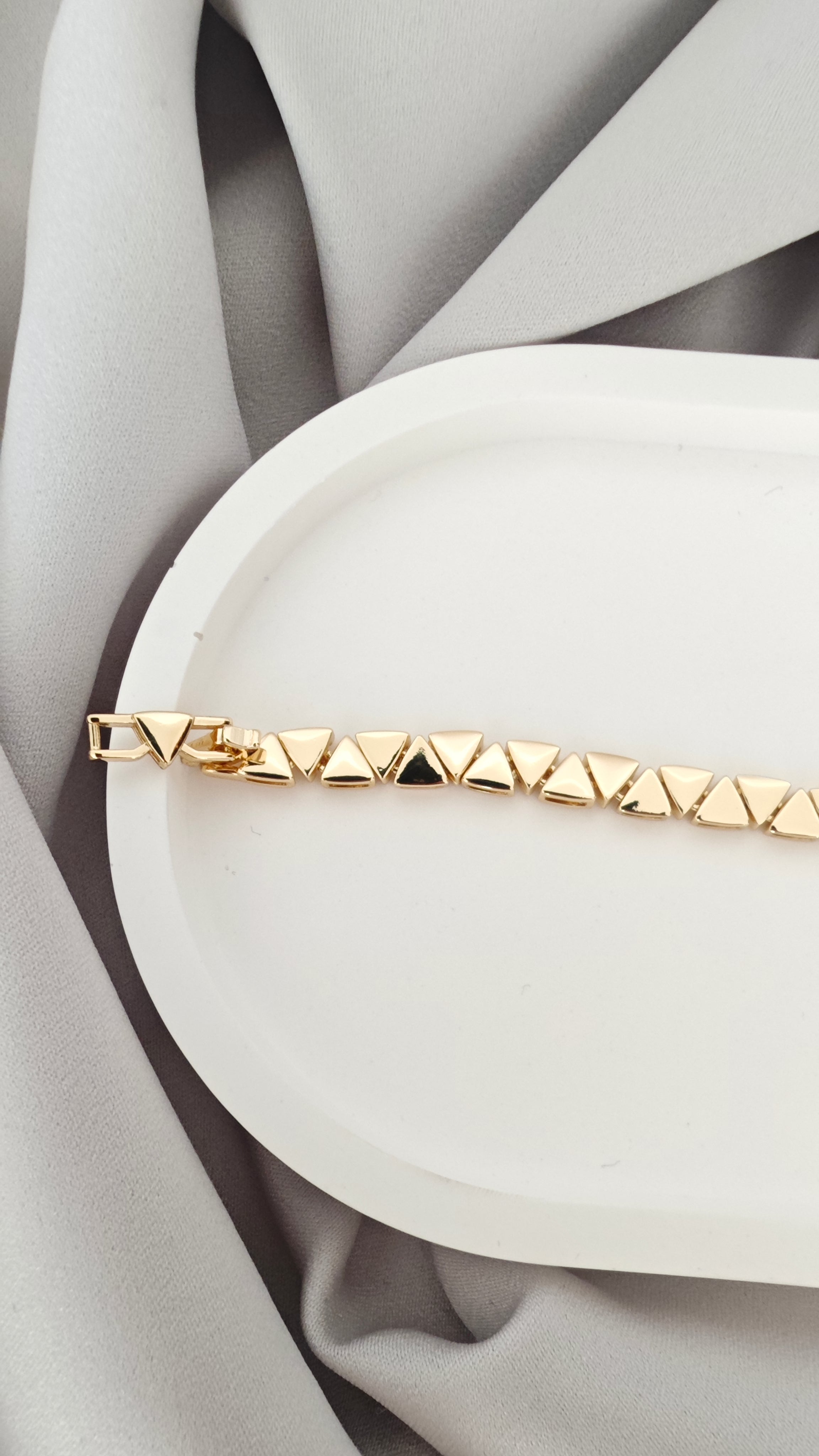 VELUARE Privé 14K Gold Renk Üçgen Model İtalyan Fantezi Bileklik