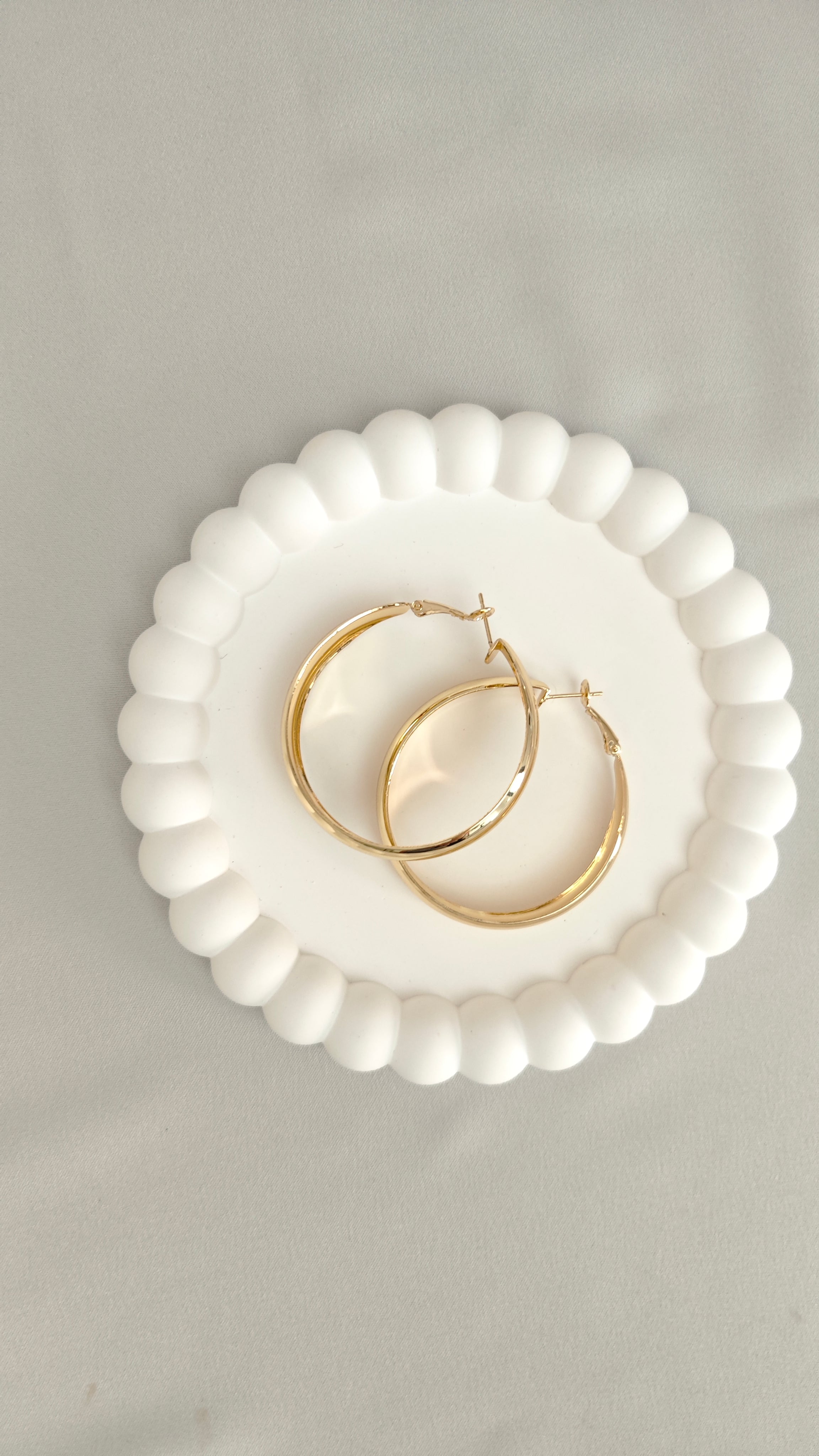 Veluare Privé 14K Gold Pürüzsüz Kalın Halka Küpe