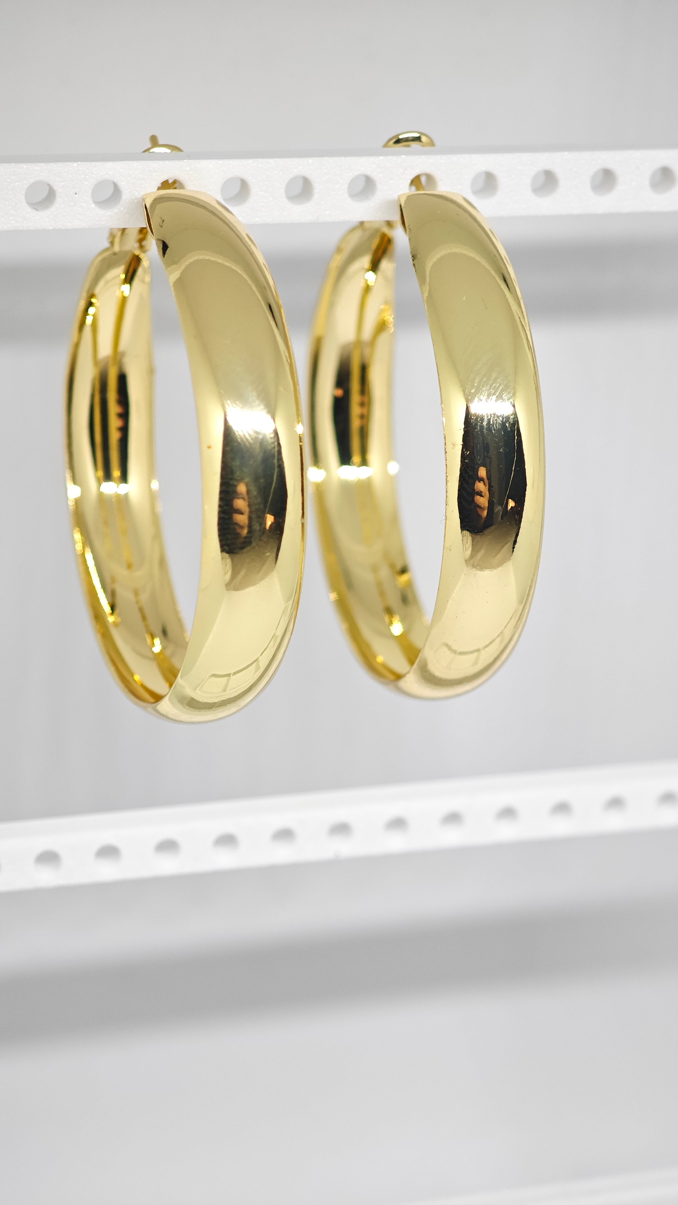 Veluare Privé 14K Gold Pürüzsüz Kalın Halka Küpe