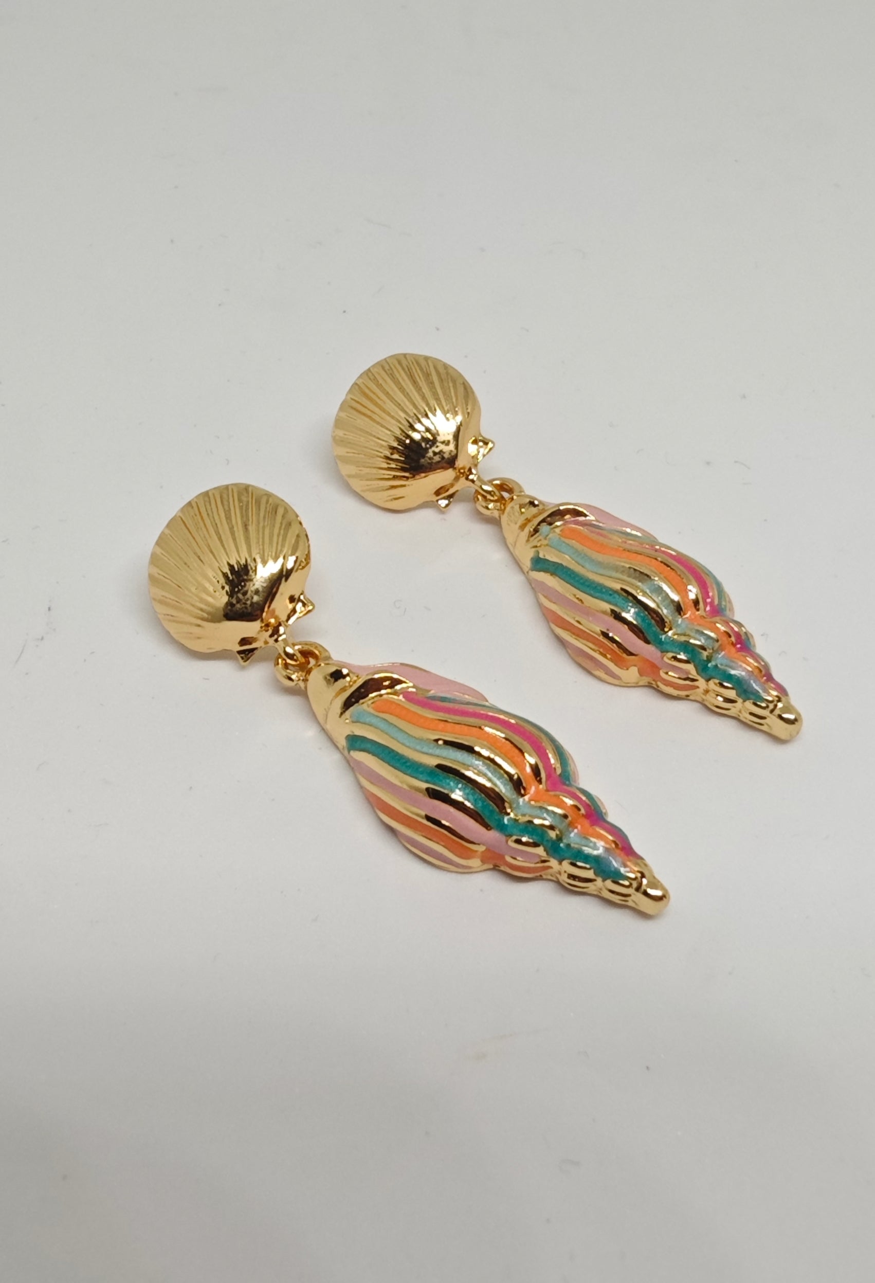 Veluare Privé 14K Gold Renkli Mineli Deniz Kabuğu Küpe