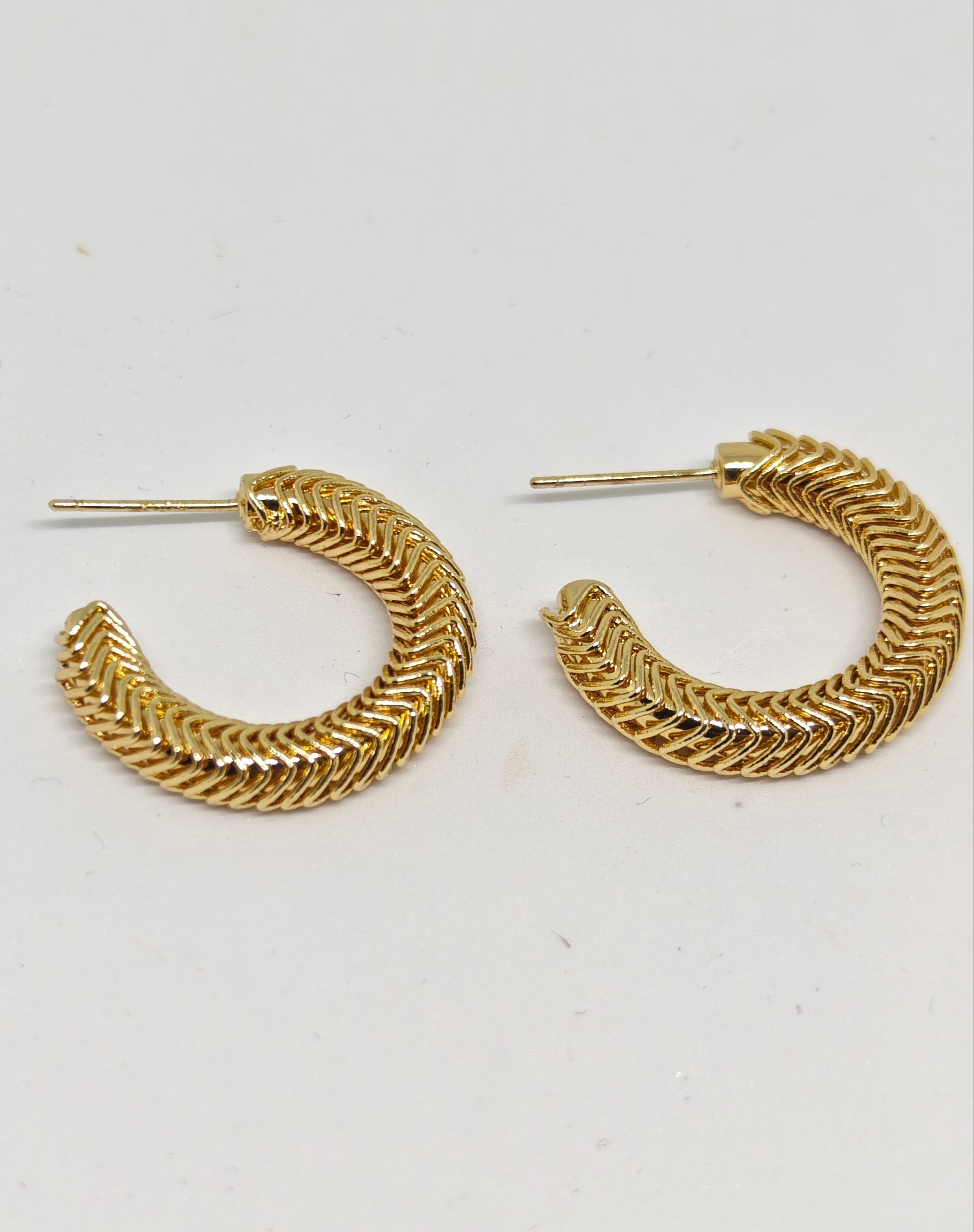 Veluare Royal 14K Gold Balıksırtı Model Kalın Halka Küpe