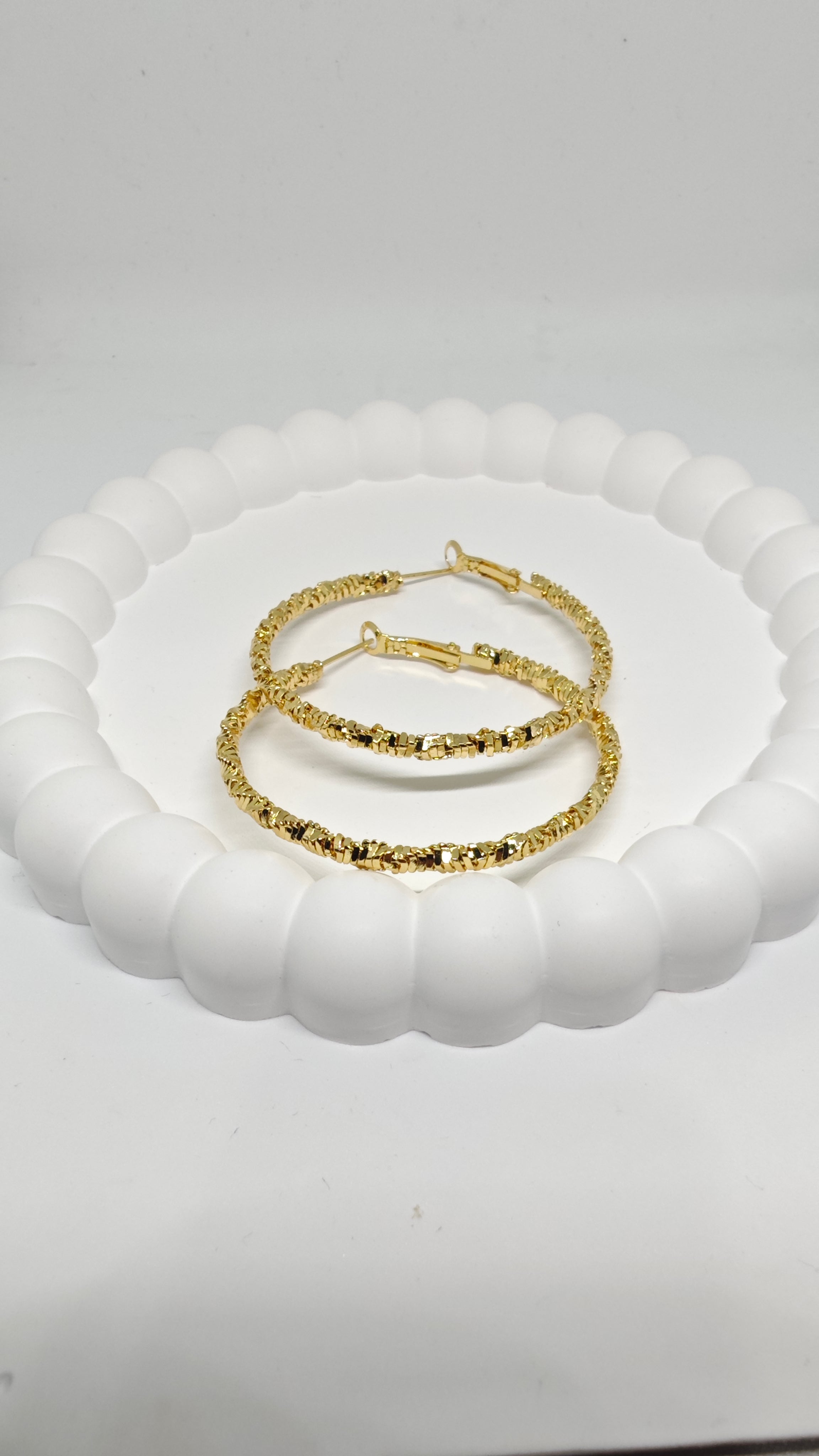 Veluare Privé 14K Gold Işıltılı Büyük Boy Halka Küpe