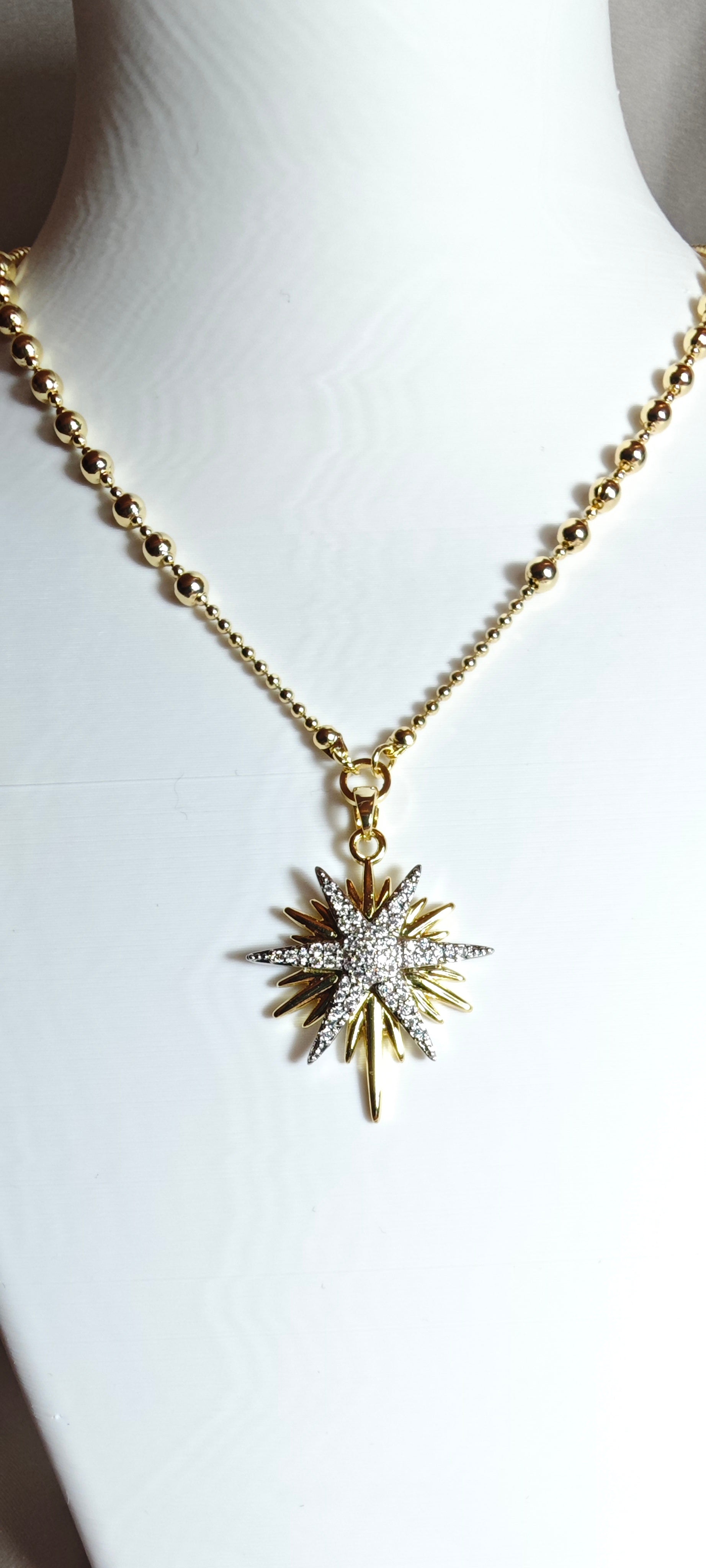 VELUARE ROYAL 14K Taşlı Kutup Yıldızı Dorika Zincir Kolye