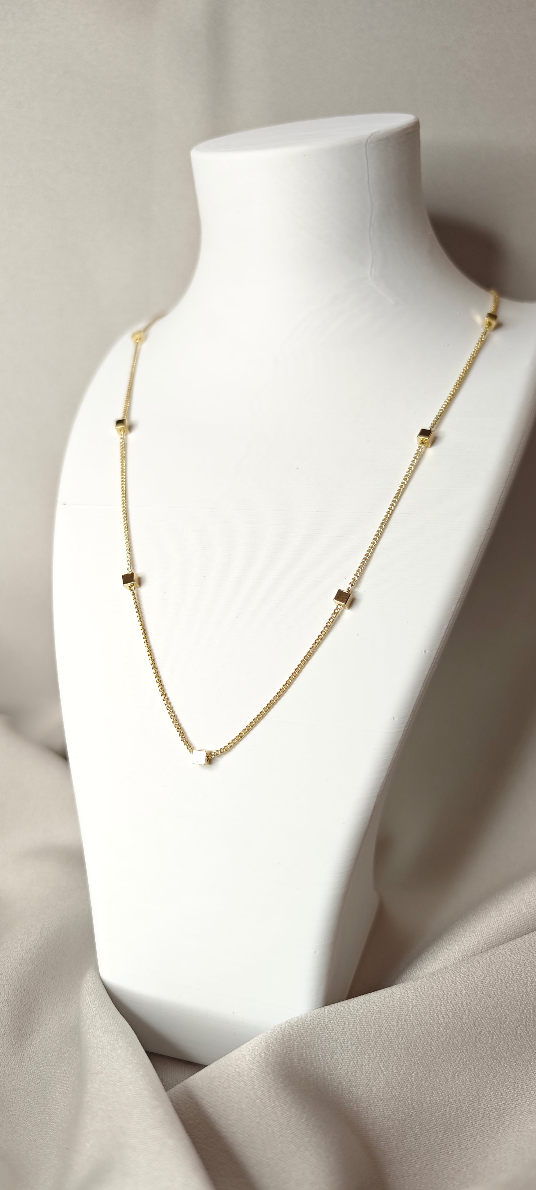 VELUARE ROYAL 14K Işıltılı Küp Model Minimalist Kolye