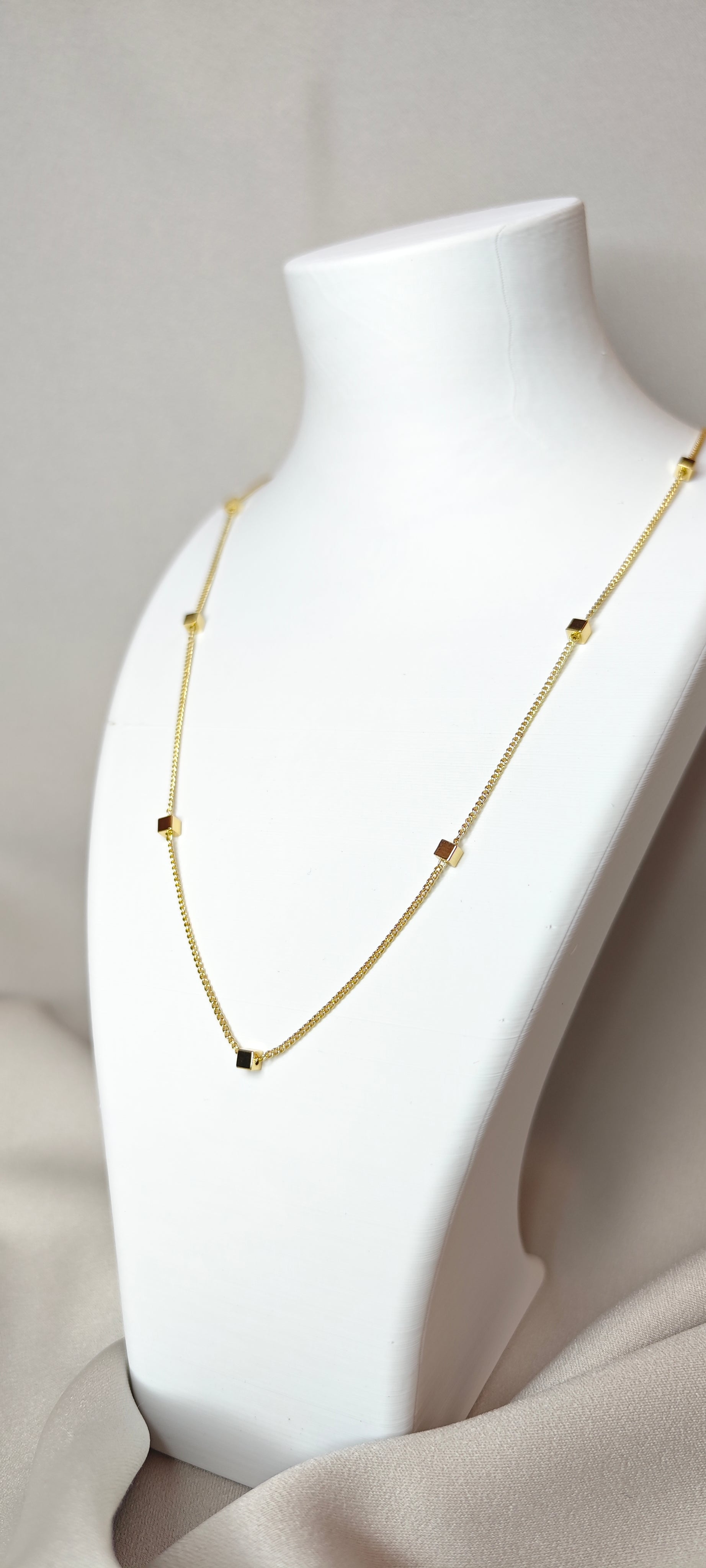 VELUARE ROYAL 14K Işıltılı Küp Model Minimalist Kolye