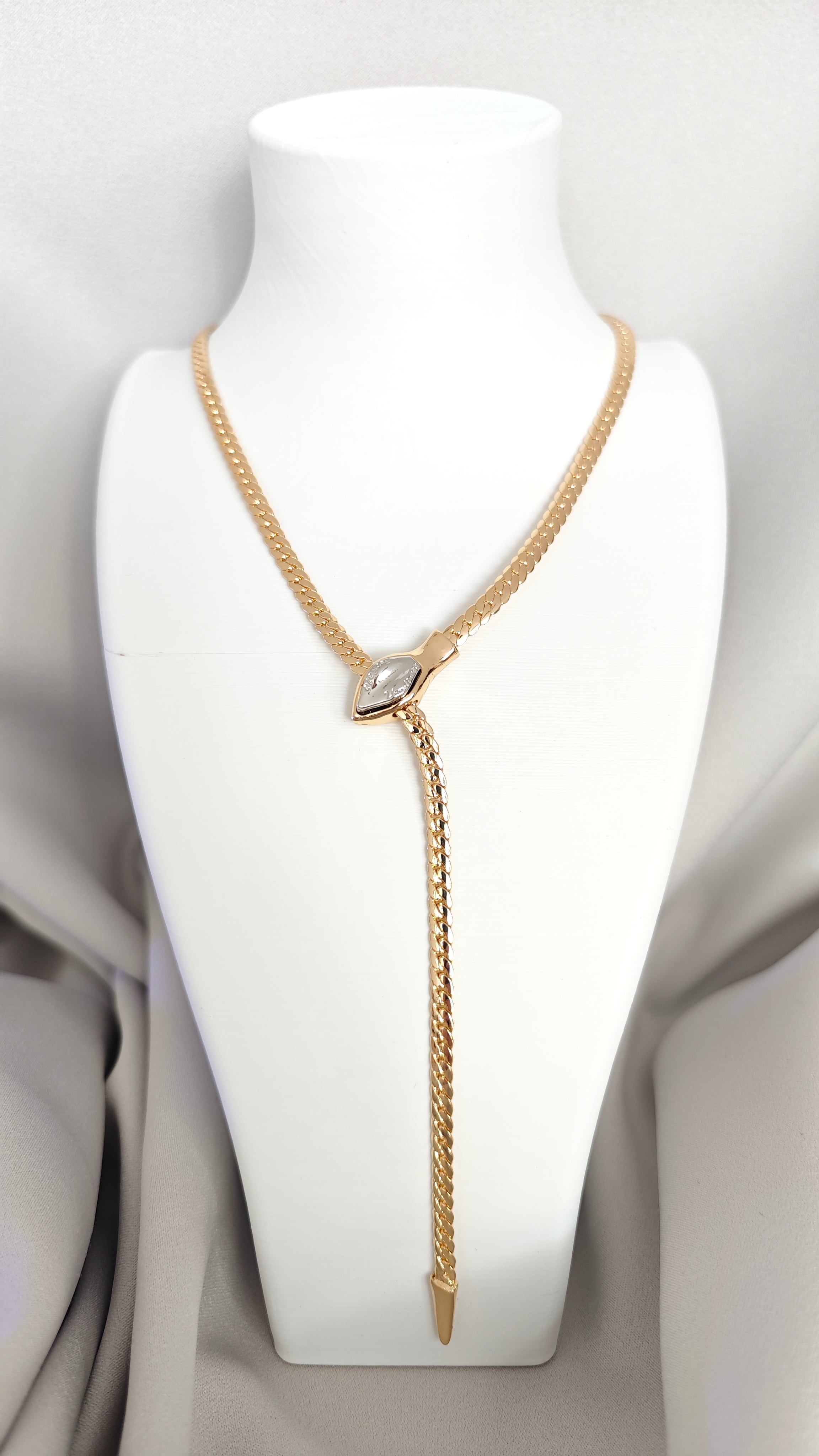VELUARE EVERYDAY 18K Gold Renk  Gümüş Detay Sarkıtlı Yılan Model İtalyan Ezme Kolye