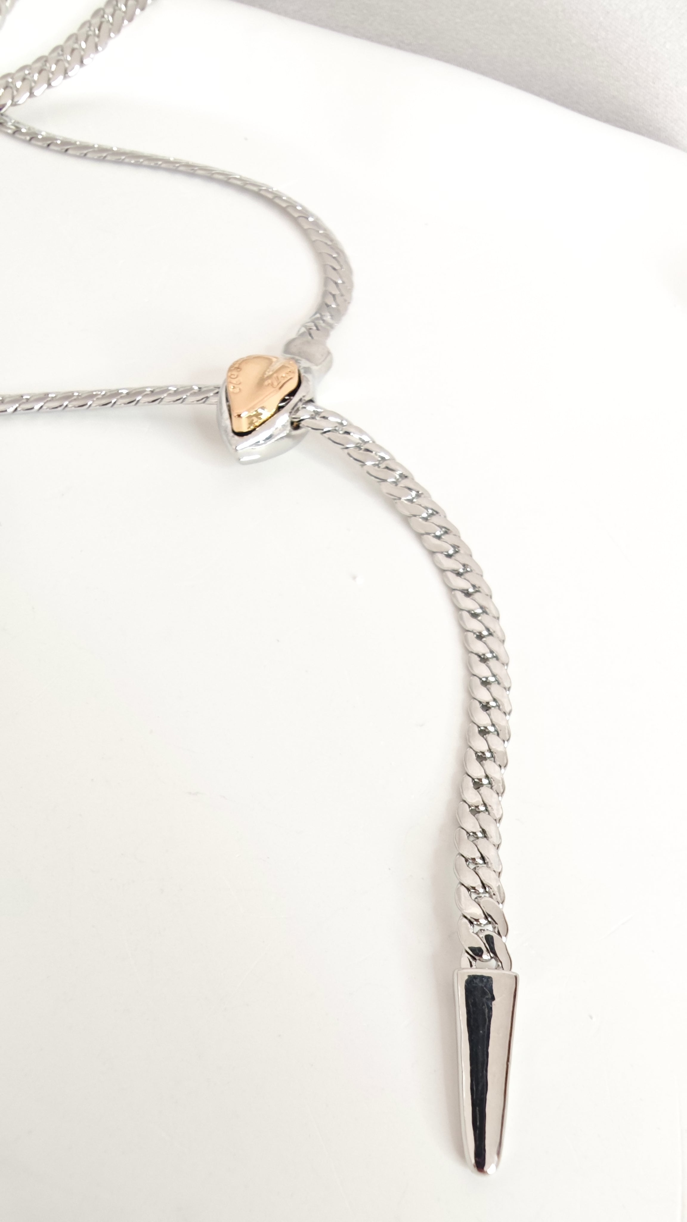 VELUARE EVERYDAY Gümüş Renk 18K Gold Detay Yılan Figürlü Kravat Balıksırtı Kolye