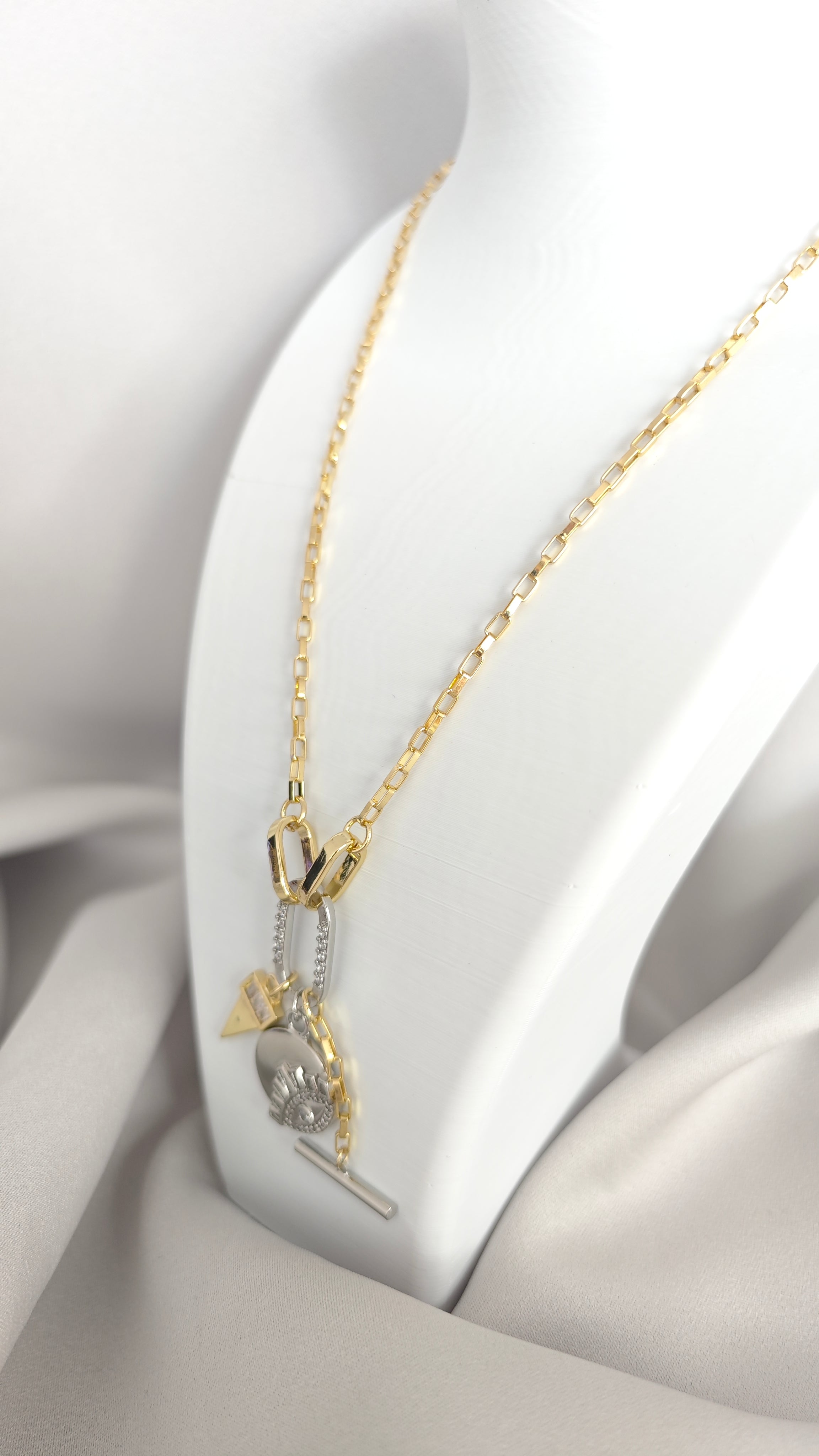 VELUARE EVERYDAY 14K Gold Renk Çoklu Tılsım Madalyonlu Kilit Kolye