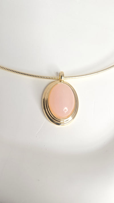 VELUARE EVERYDAY 14K Gold Renk Pembe Taşlı Oval Madalyonlu Misina Zincir Kolye