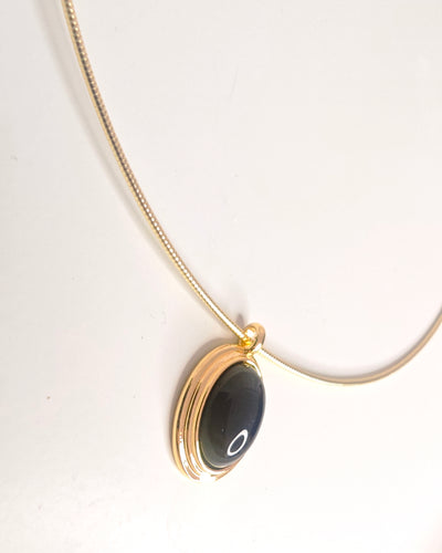 VELUARE EVERYDAY 14K Gold Renk Siyah Taşlı Oval Madalyonlu Misina Zincir Kolye
