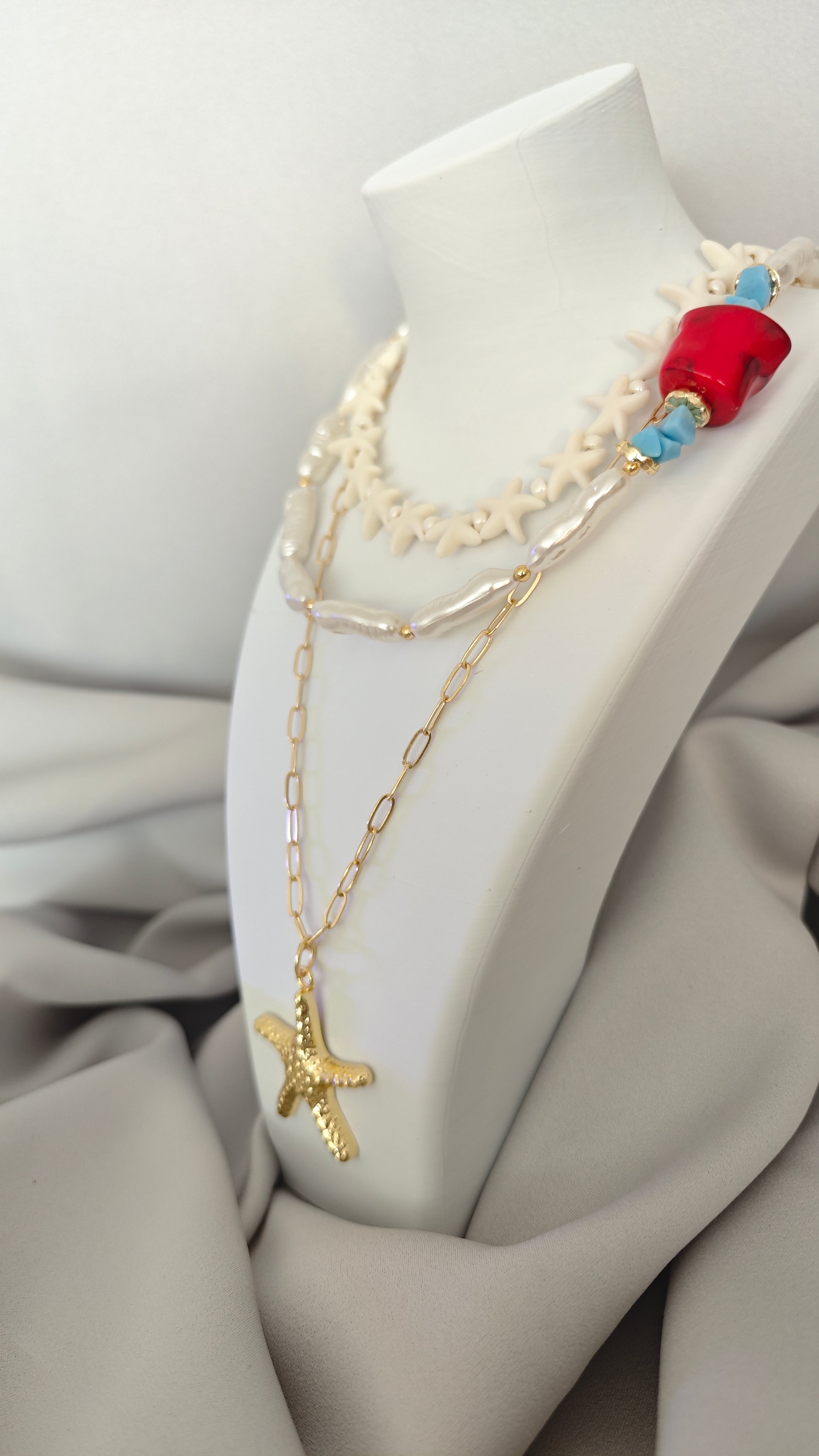 Veluare El Yapımı 14K Gold İncili ve Zincirli Üçlü Deniz Yıldızı Kolye