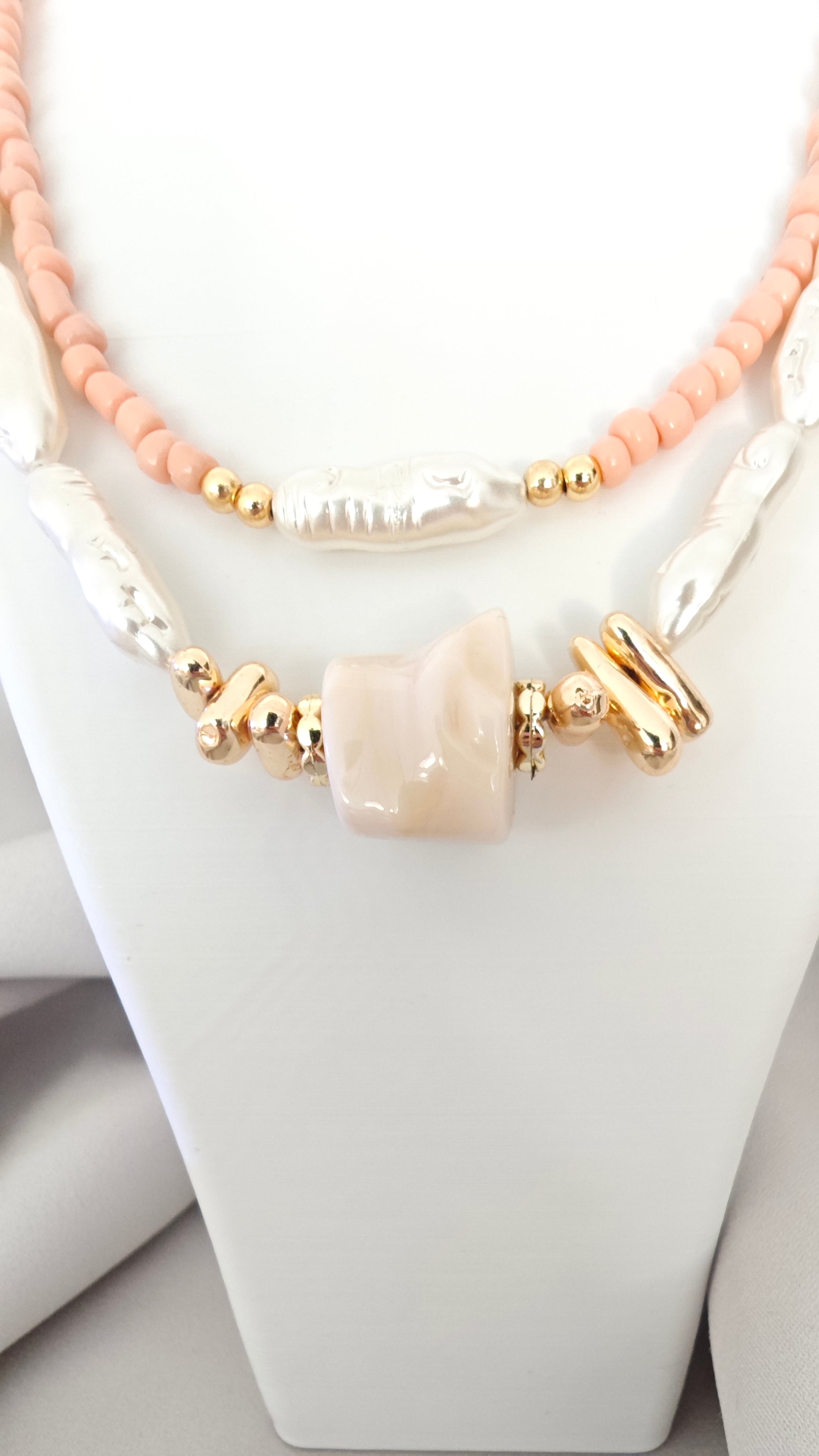 Veluare El Yapımı 14K Gold Soft Somon Boncuklu ve İncili İkili Kolye