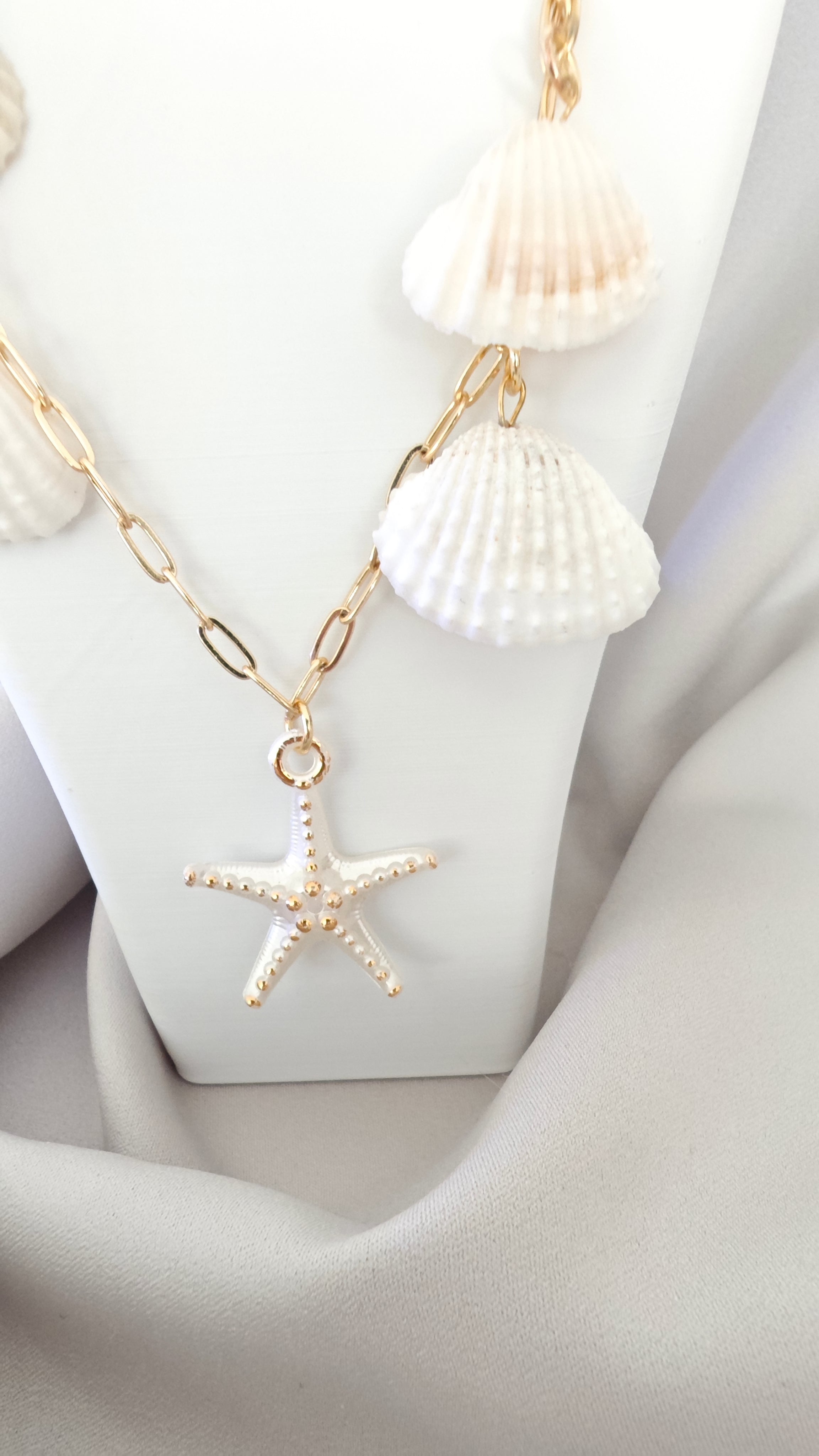 Veluare El Yapımı 14K Gold Doğal Deniz Kabuklu Katmanlı Kolye