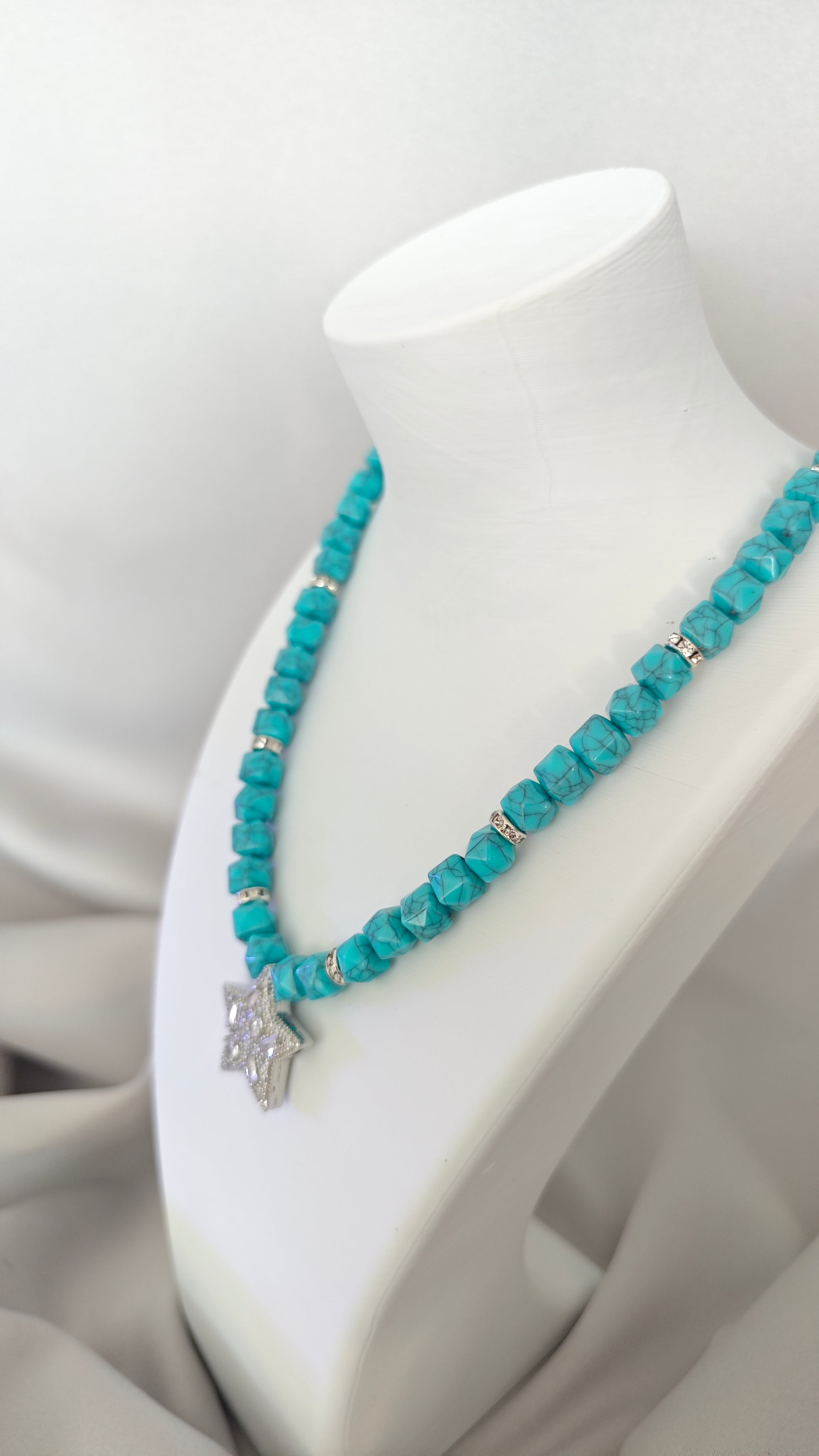 Veluare El Yapımı 14K Gold Turkuaz Küp Taşlı Yıldız Kolye