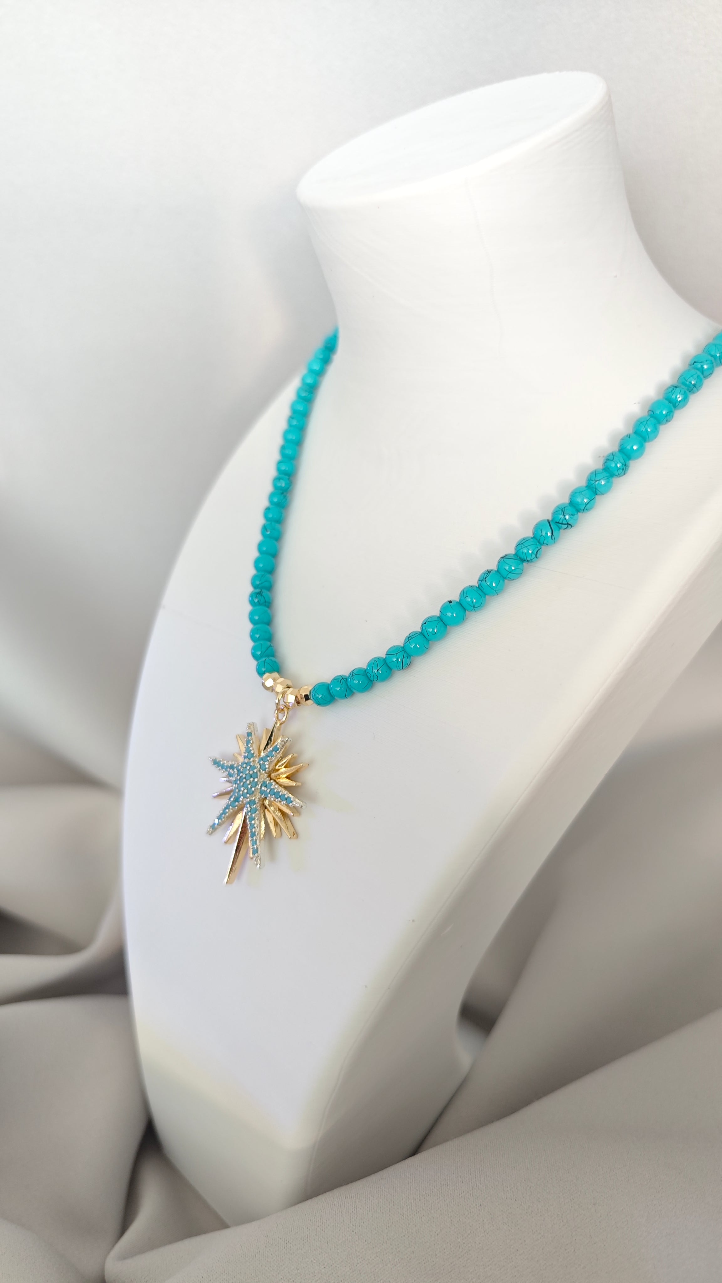 Veluare El Yapımı ROYAL 14K Gold Turkuaz Boncuklu Kutup Yıldızı Kolye