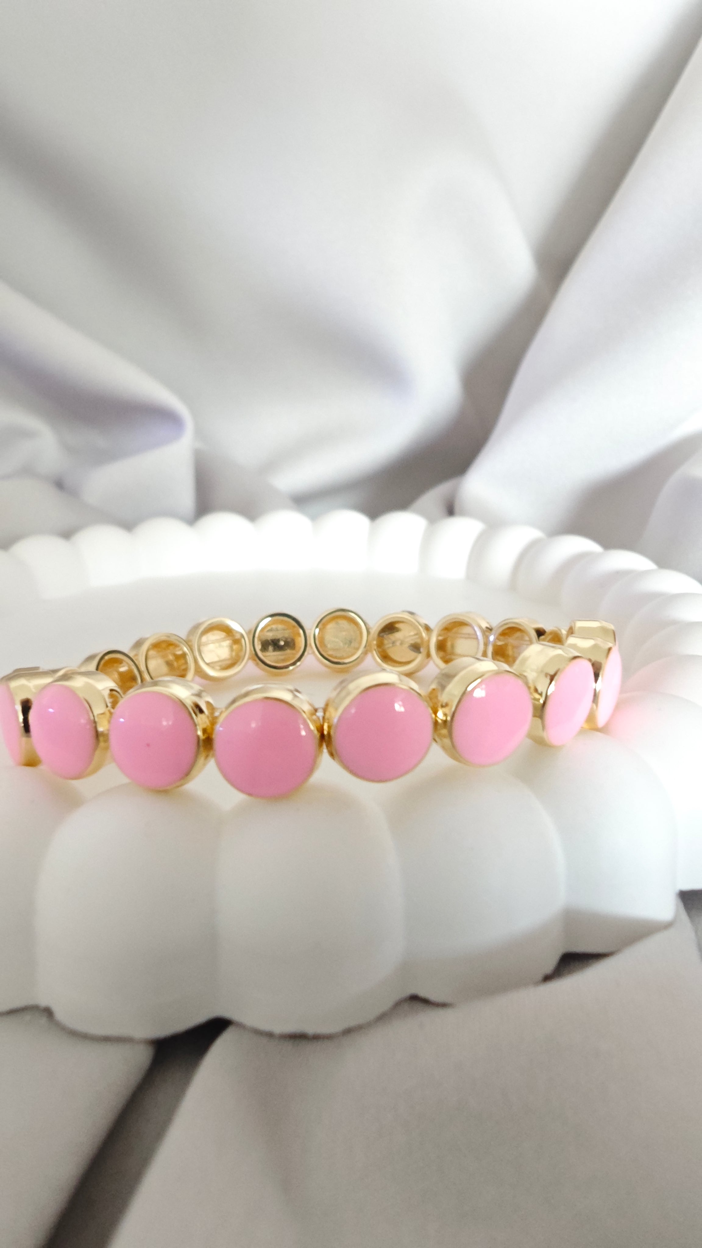 Veluare El Yapımı 14K Gold Renk Pembe Mineli Sıralı Disk Lastikli Bileklik