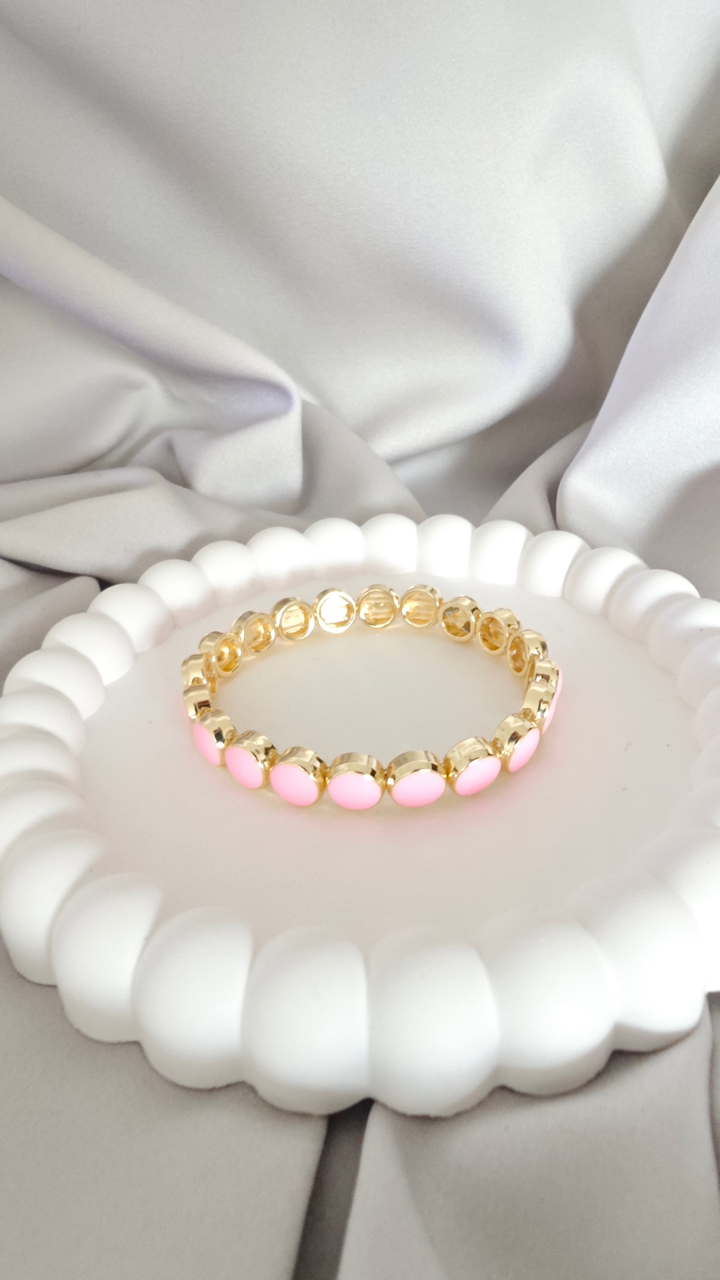 Veluare El Yapımı 14K Gold Renk Pembe Mineli Sıralı Disk Lastikli Bileklik