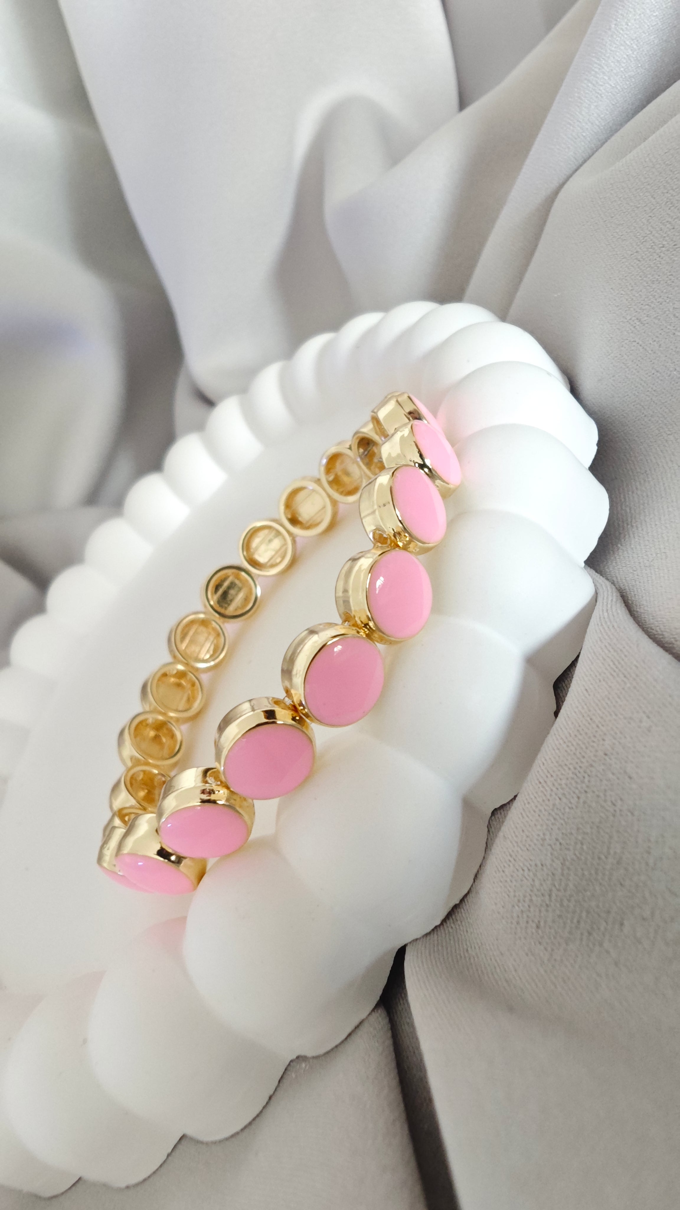 Veluare El Yapımı 14K Gold Renk Pembe Mineli Sıralı Disk Lastikli Bileklik