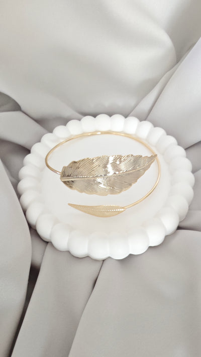 VELUARE Privé 14K Gold Renk Yaprak Figürlü Pazu Kelepçesi