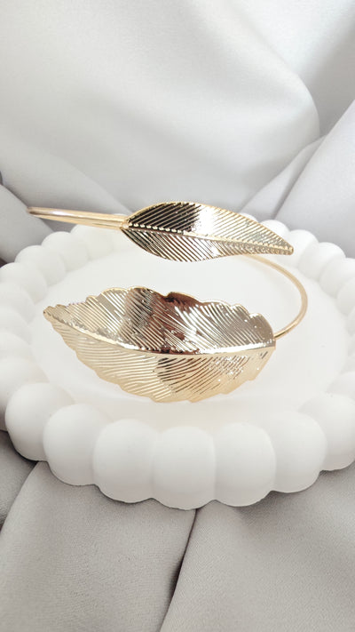VELUARE Privé 14K Gold Renk Yaprak Figürlü Pazu Kelepçesi