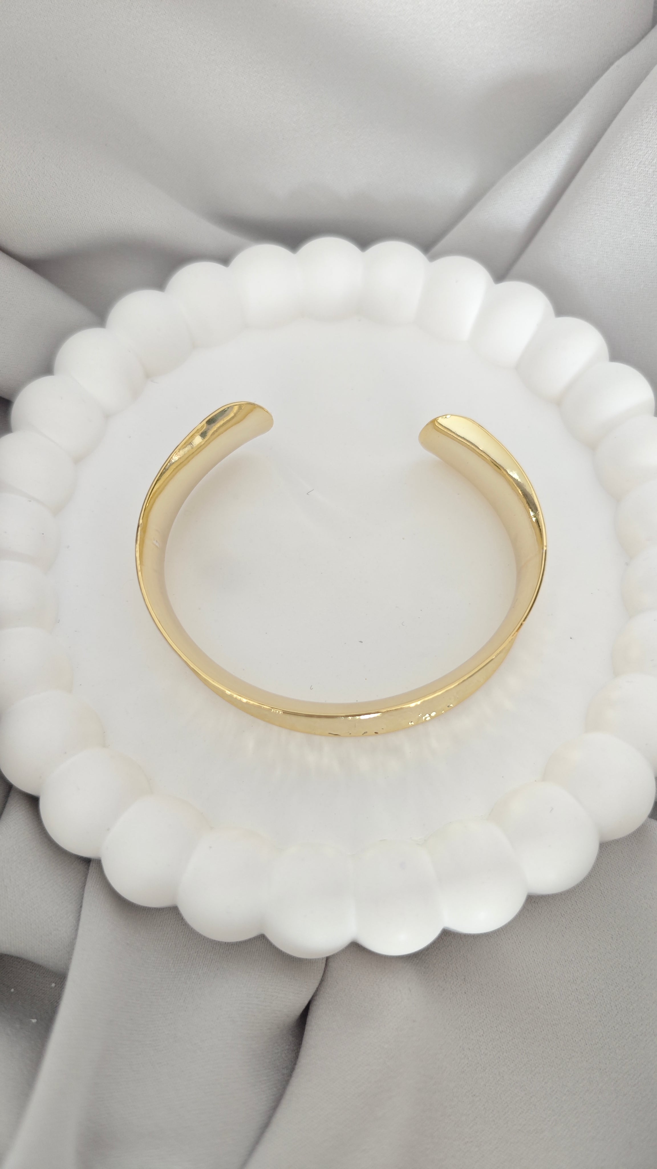VELUARE ROYAL 14K Gold Renk İtalyan Geniş Ezme Cuff Kelepçe Bileklik