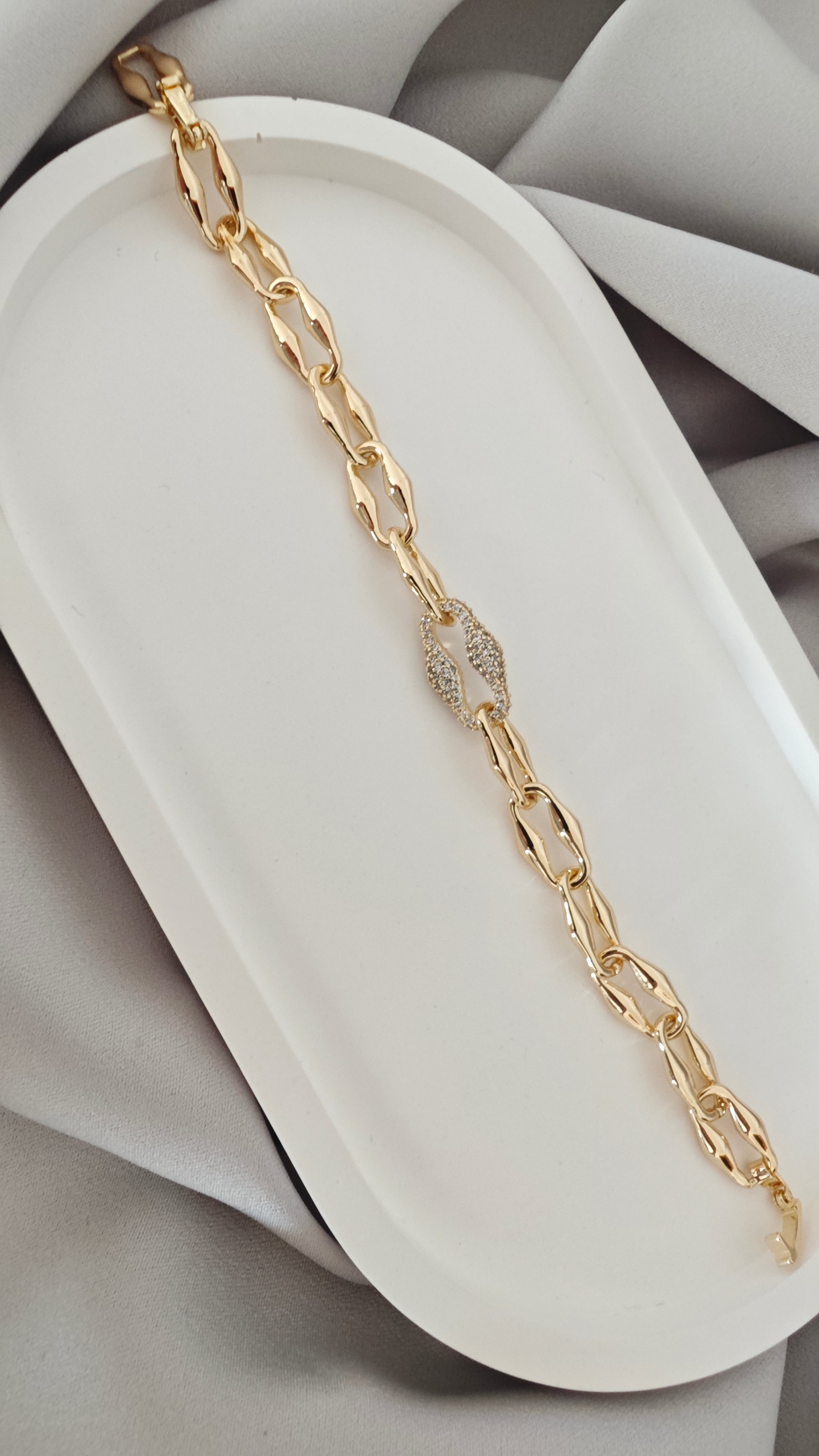 VELUARE Privé 14K Gold Renk Mekik Model Taşlı İtalyan Fantezi Bileklik