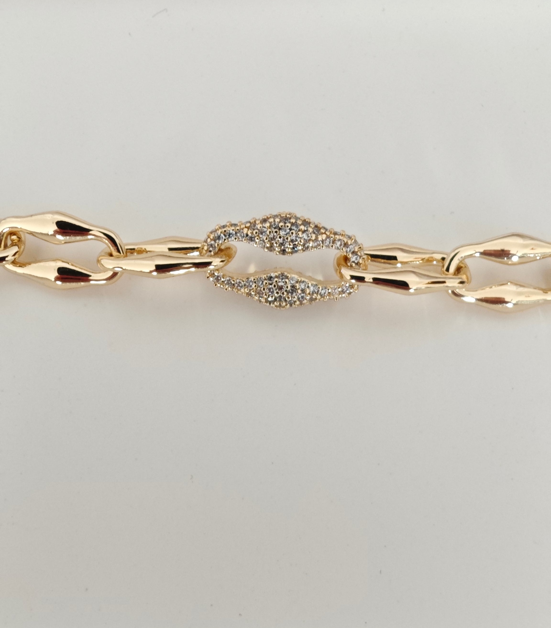 VELUARE Privé 14K Gold Renk Mekik Model Taşlı İtalyan Fantezi Bileklik
