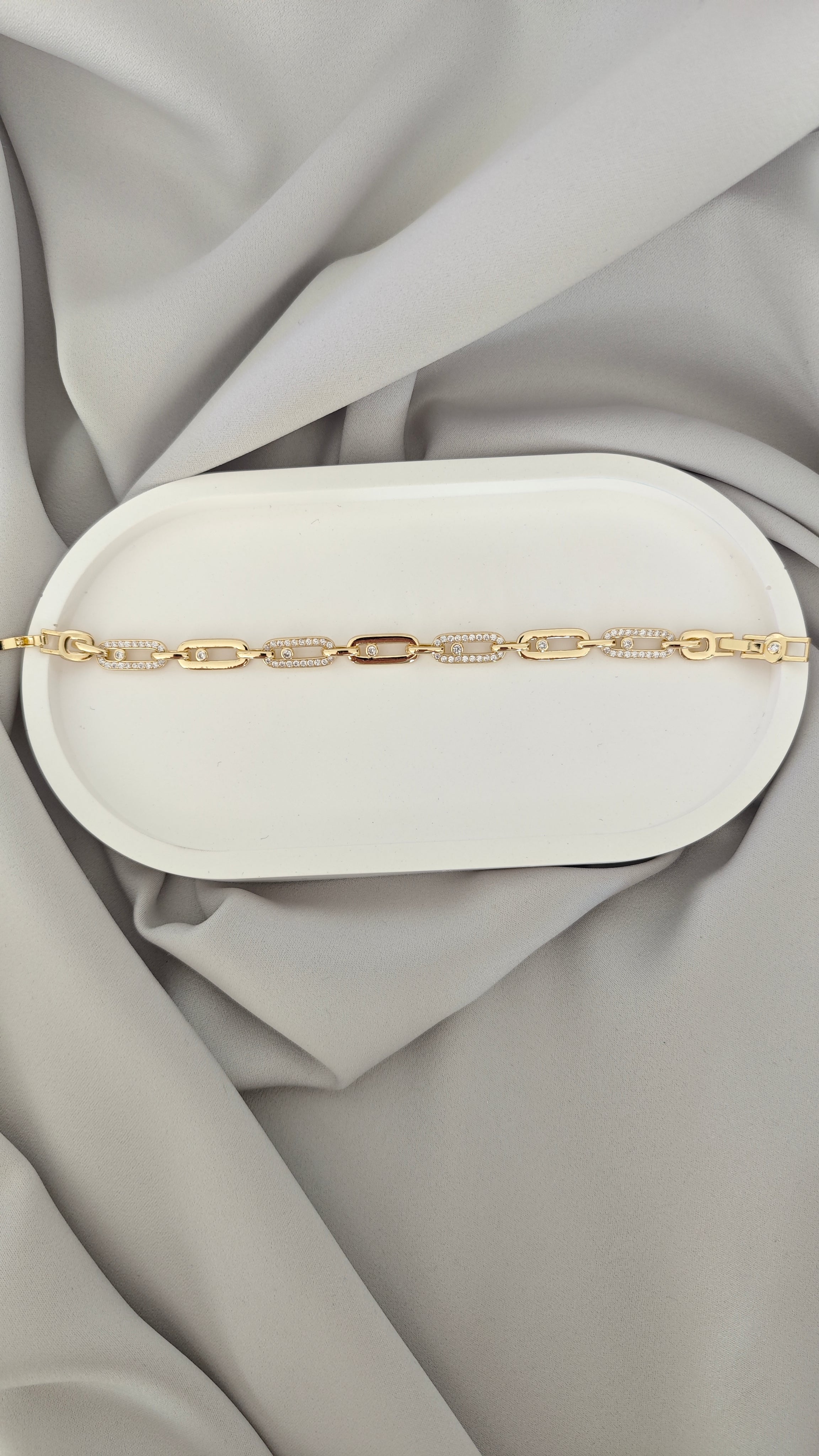 VELUARE Privé 14K Gold Renk Messika Model Hareketli Tektaşlı Ataç Bileklik