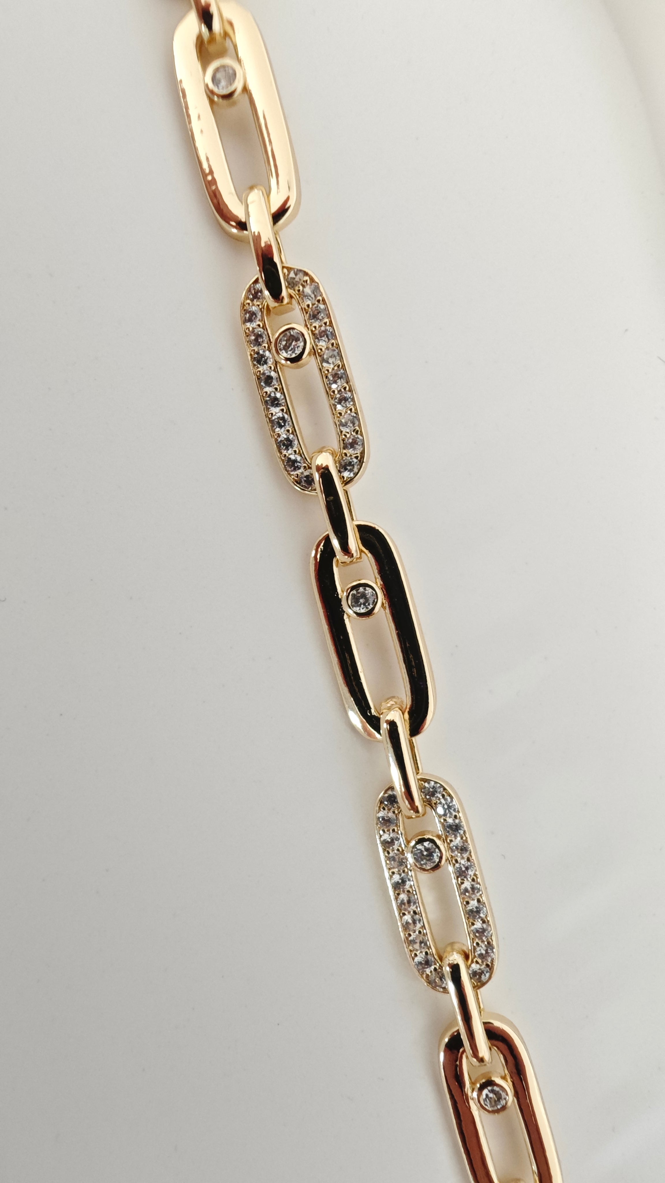 VELUARE Privé 14K Gold Renk Messika Model Hareketli Tektaşlı Ataç Bileklik