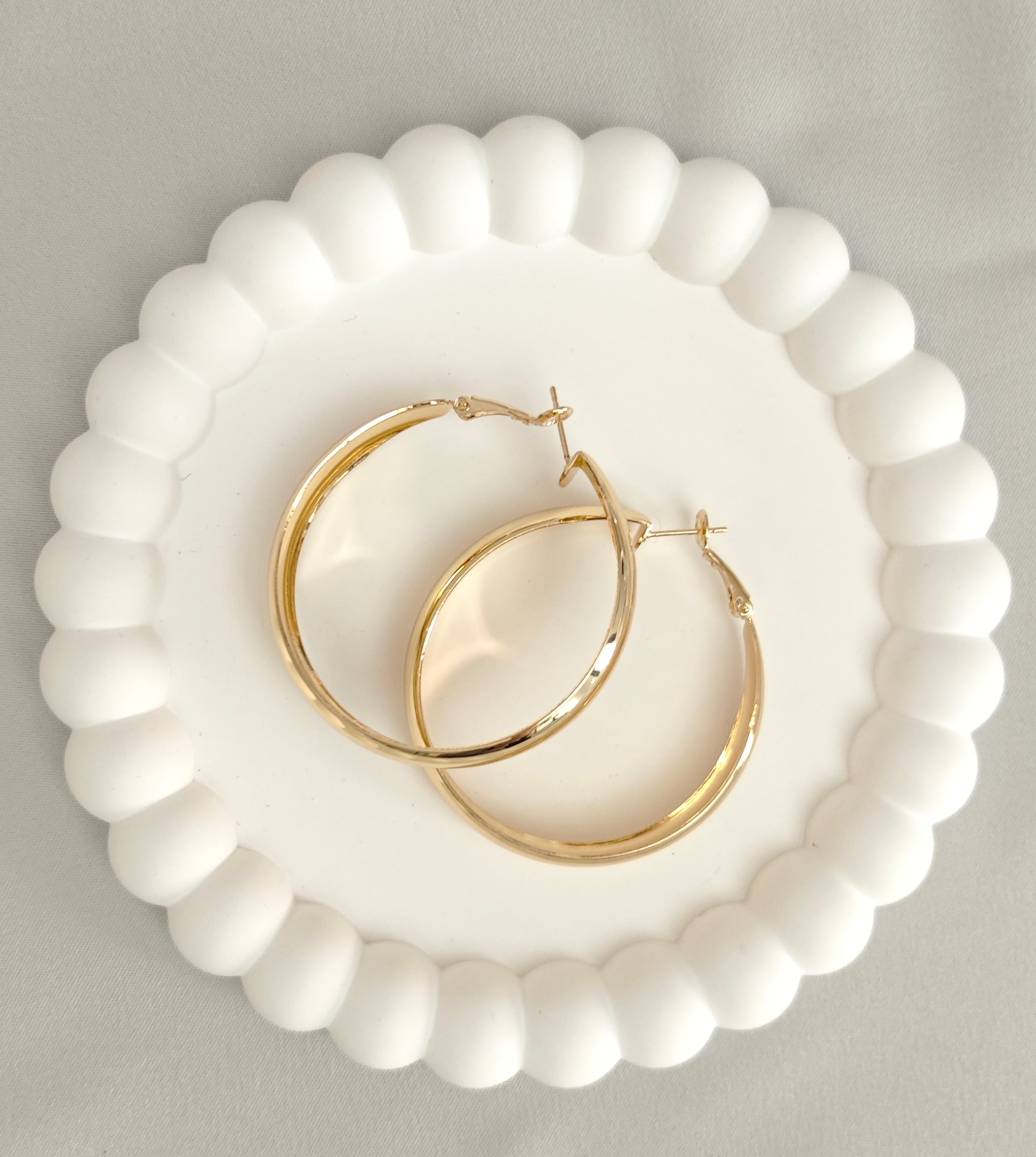 Veluare Privé 14K Gold Pürüzsüz Kalın Halka Küpe