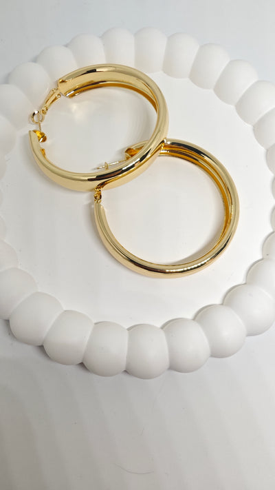 Veluare Privé 14K Gold Geniş Bombeli Pürüzsüz Halka Küpe
