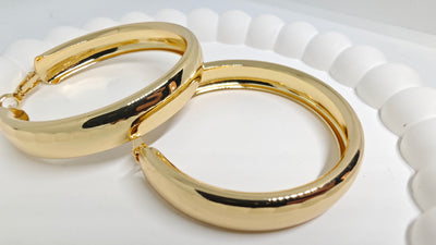 Veluare Privé 14K Gold Geniş Bombeli Pürüzsüz Halka Küpe