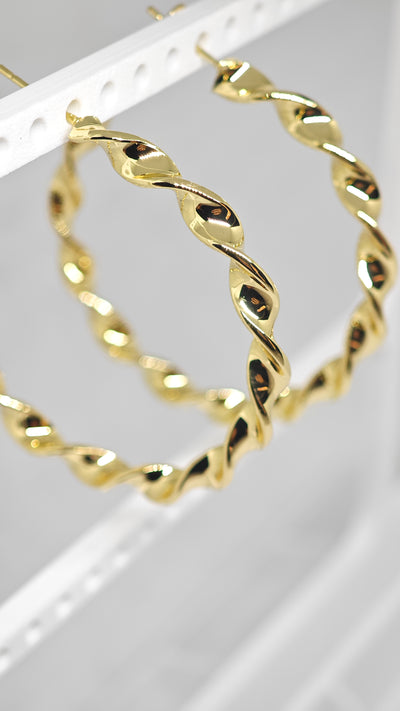 Veluare Privé 14K Gold Kıvrımlı Burgu Büyük Boy Halka Küpe