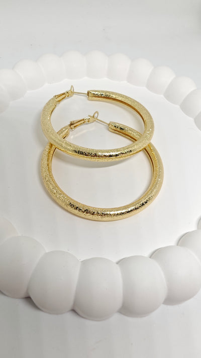 Veluare Privé 14K Gold Kumlu Dokulu Büyük Boy Halka Küpe