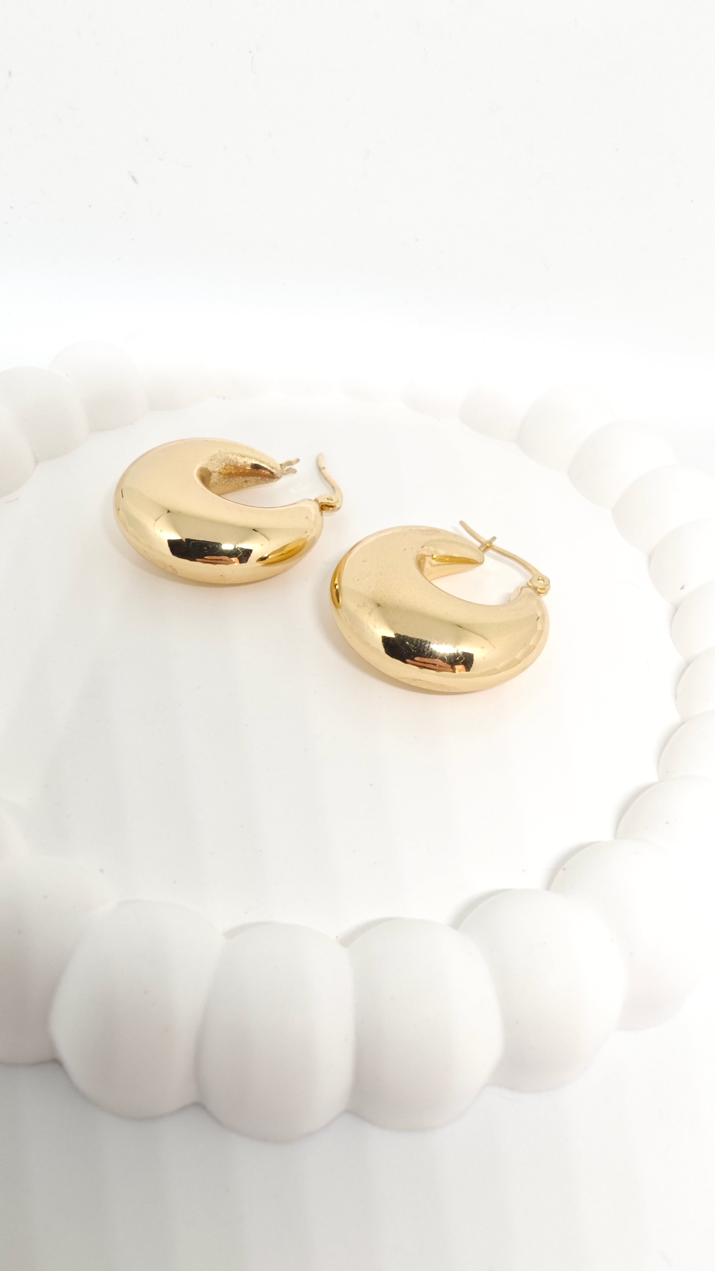 Veluare Privé 14K Gold Teardrop Aynalı Hafif Halka Küpe