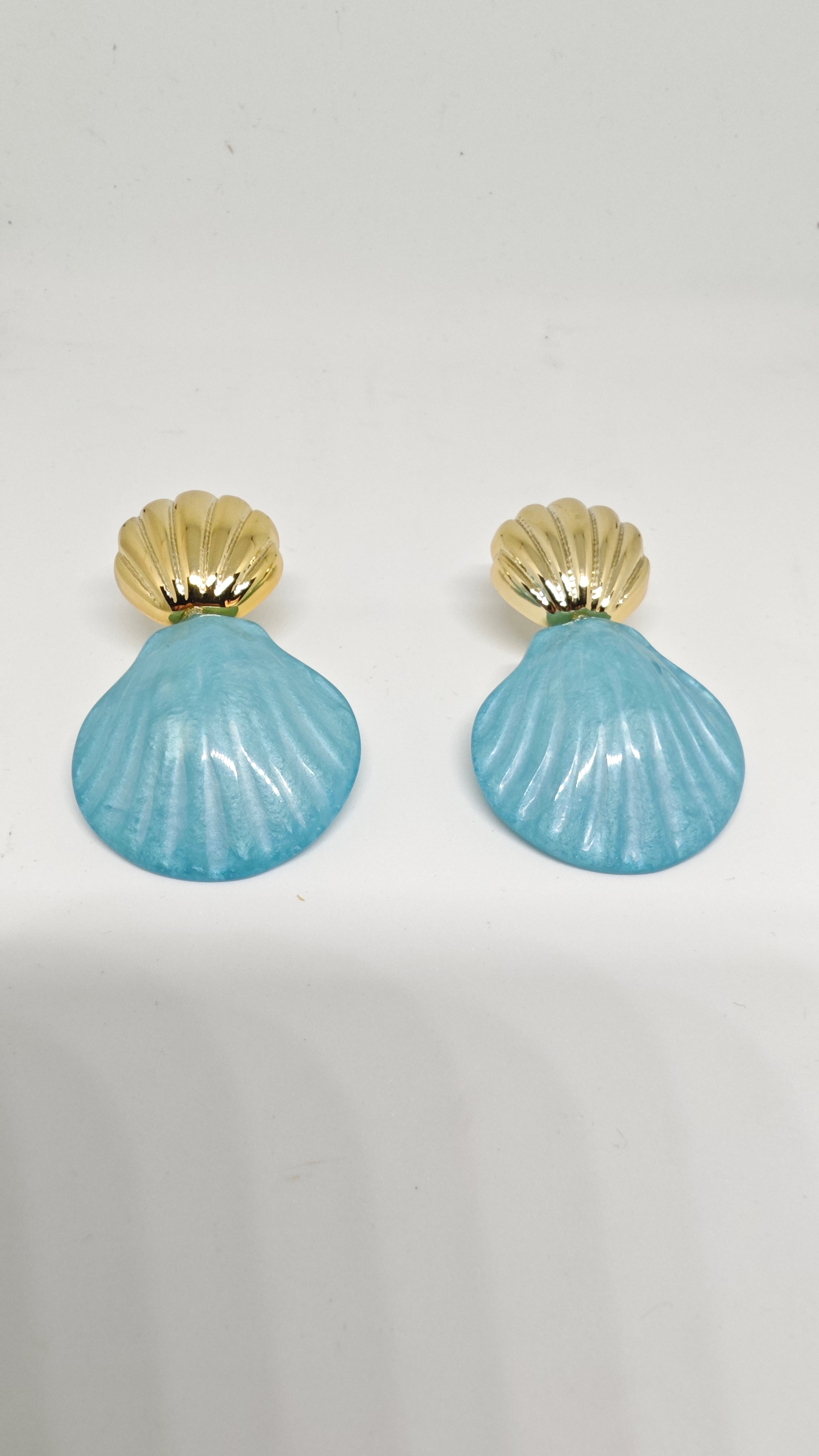 Veluare Privé 14K Gold Mavi Deniz Kabuğu Sallantılı Küpe