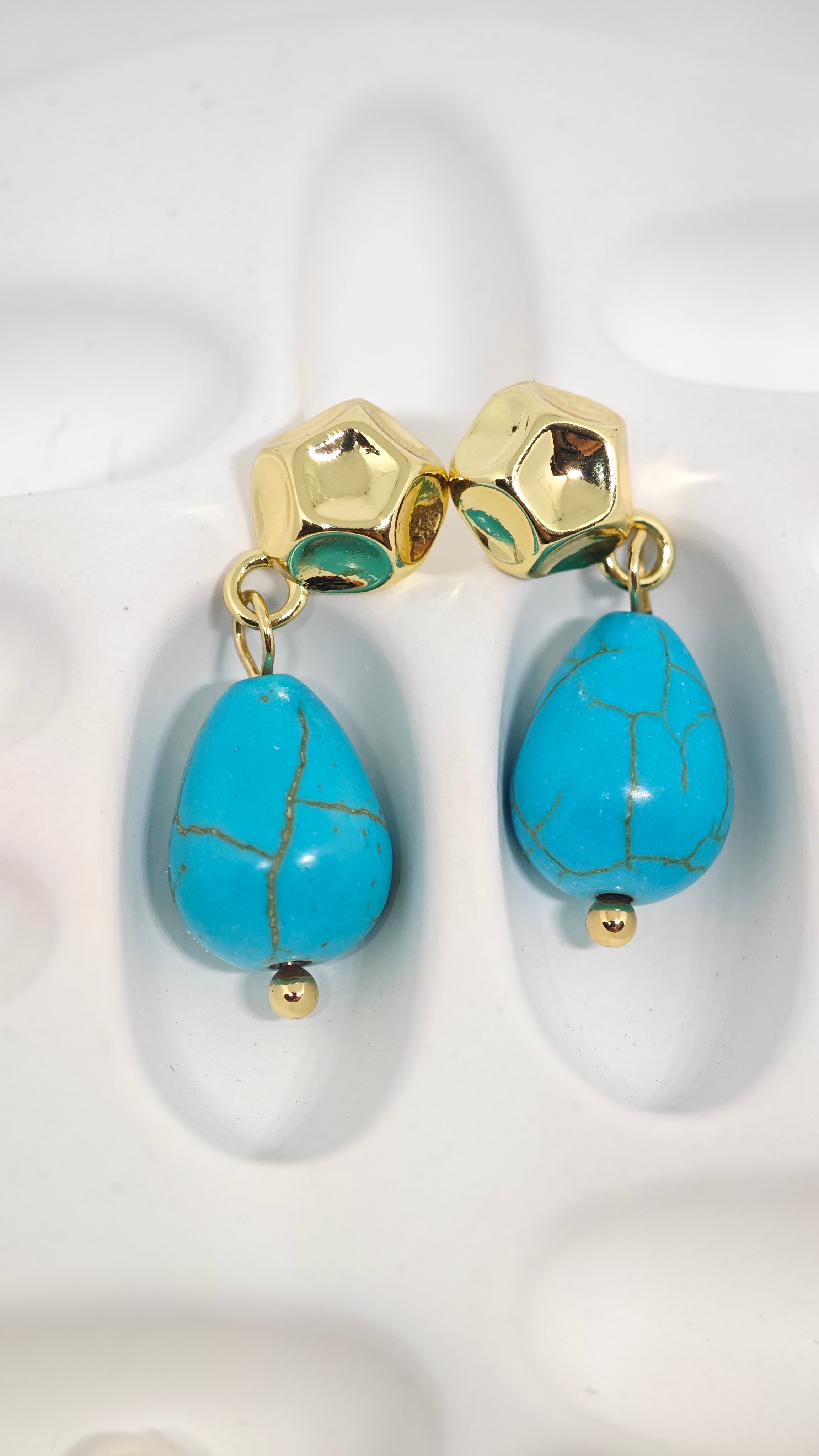 Veluare Privé 14K Gold Turkuaz Doğal Taş Sallantılı Küpe