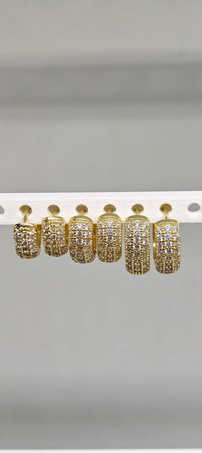 Veluare Privé 14K Gold Micro Pave Işıltılı 5'li Halka Küpe seti.