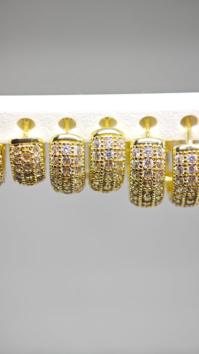 Veluare Privé 14K Gold Micro Pave Işıltılı 5'li Halka Küpe seti.