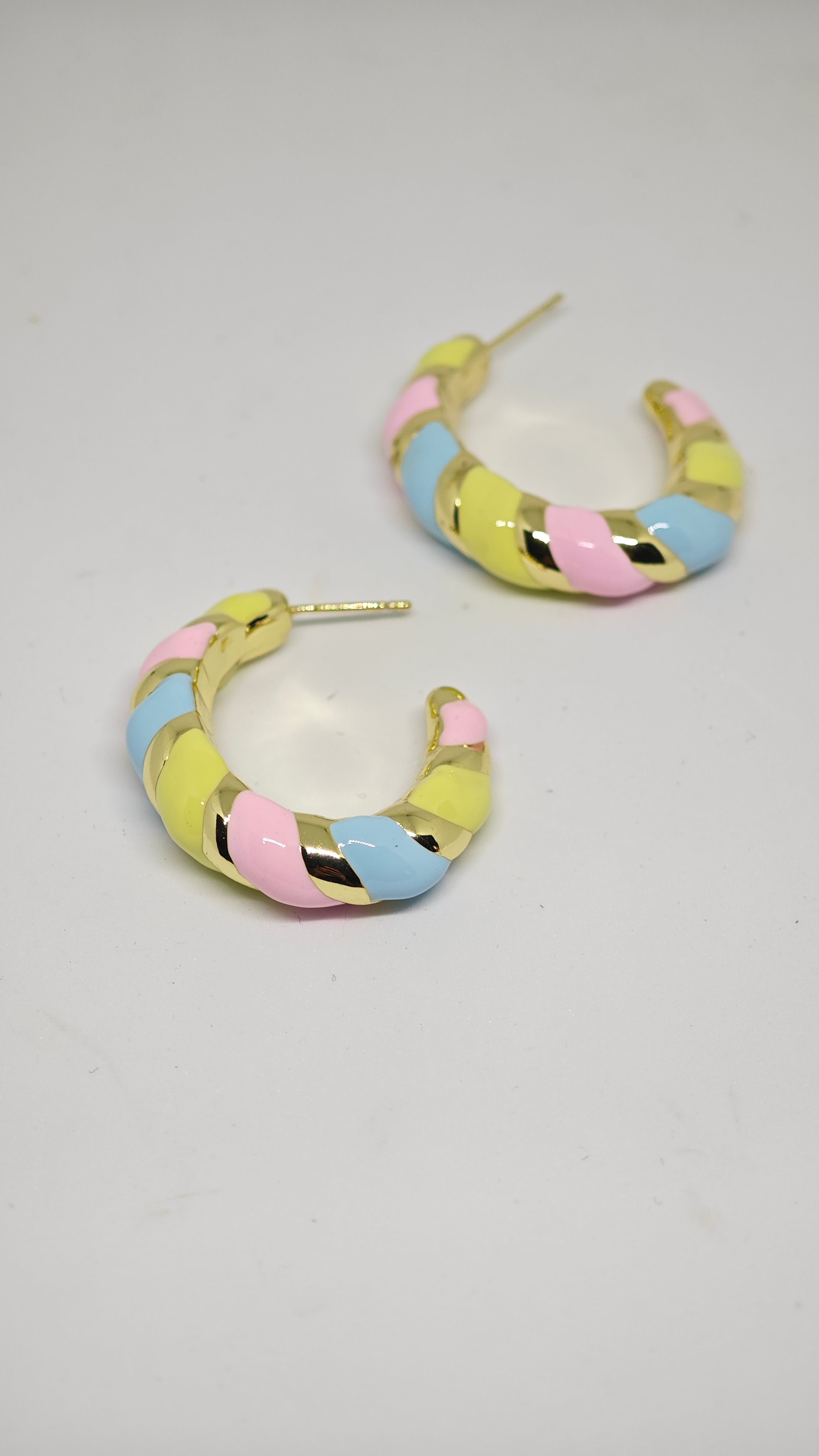 Veluare Prestige 14K Gold Pastel Büyük Macaron Twist Küpe