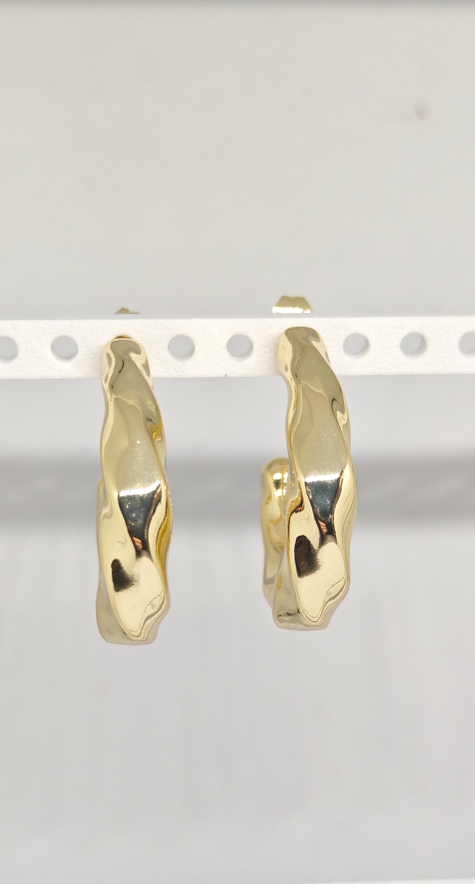 Veluare Privé 14K Gold Akışkan Kalın Halka Küpe