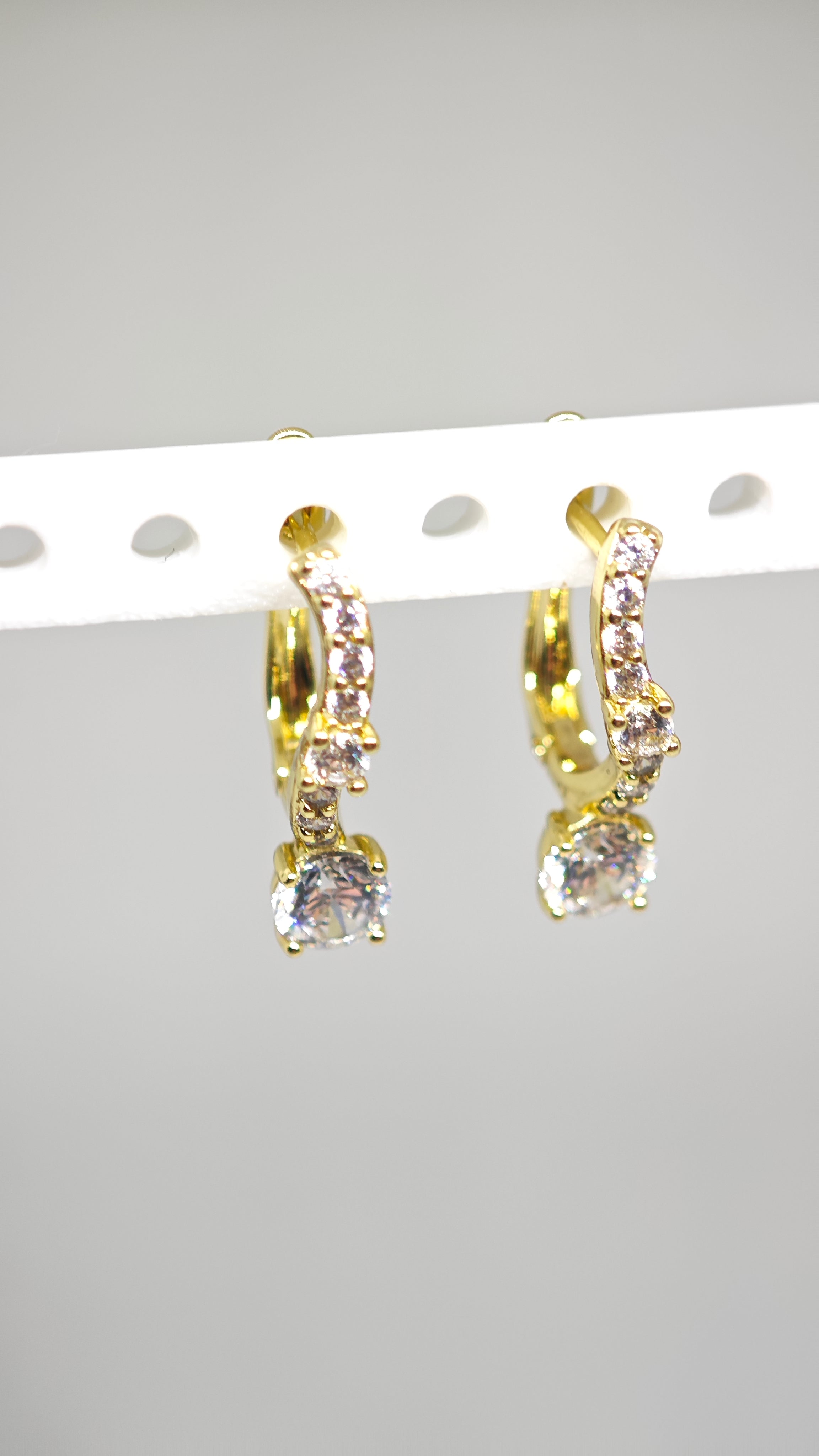 Veluare Prestige 14K Gold Zirkon Tek Taş-Taşlı Küpe